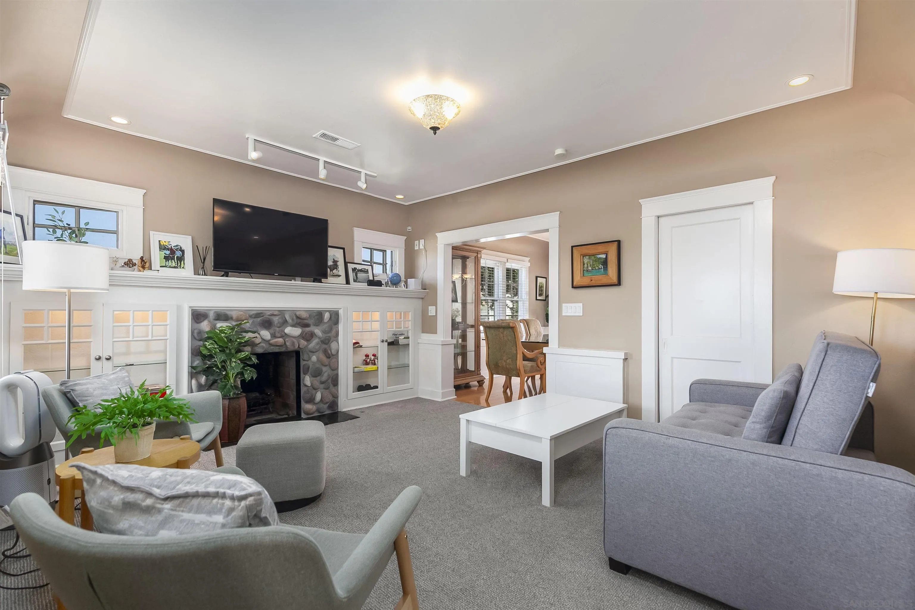 https://cdn.realtyfeed.com/cdn/127/250039521/b0c51b57e5f0eb4125be9866a6b62d93.webp