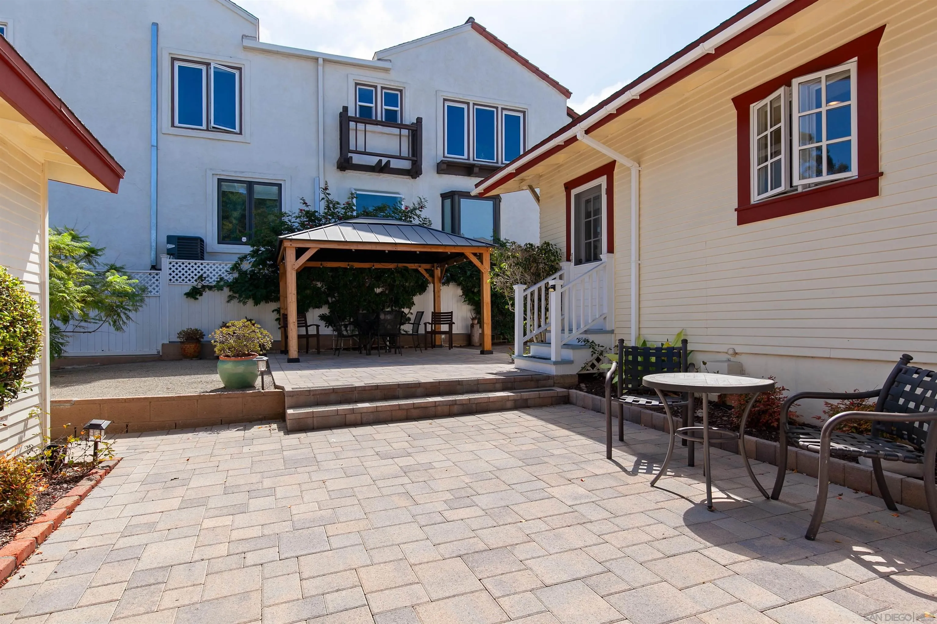 https://cdn.realtyfeed.com/cdn/127/250039521/cb32c6462f24b5475cd1c6ffb0125ce5.webp