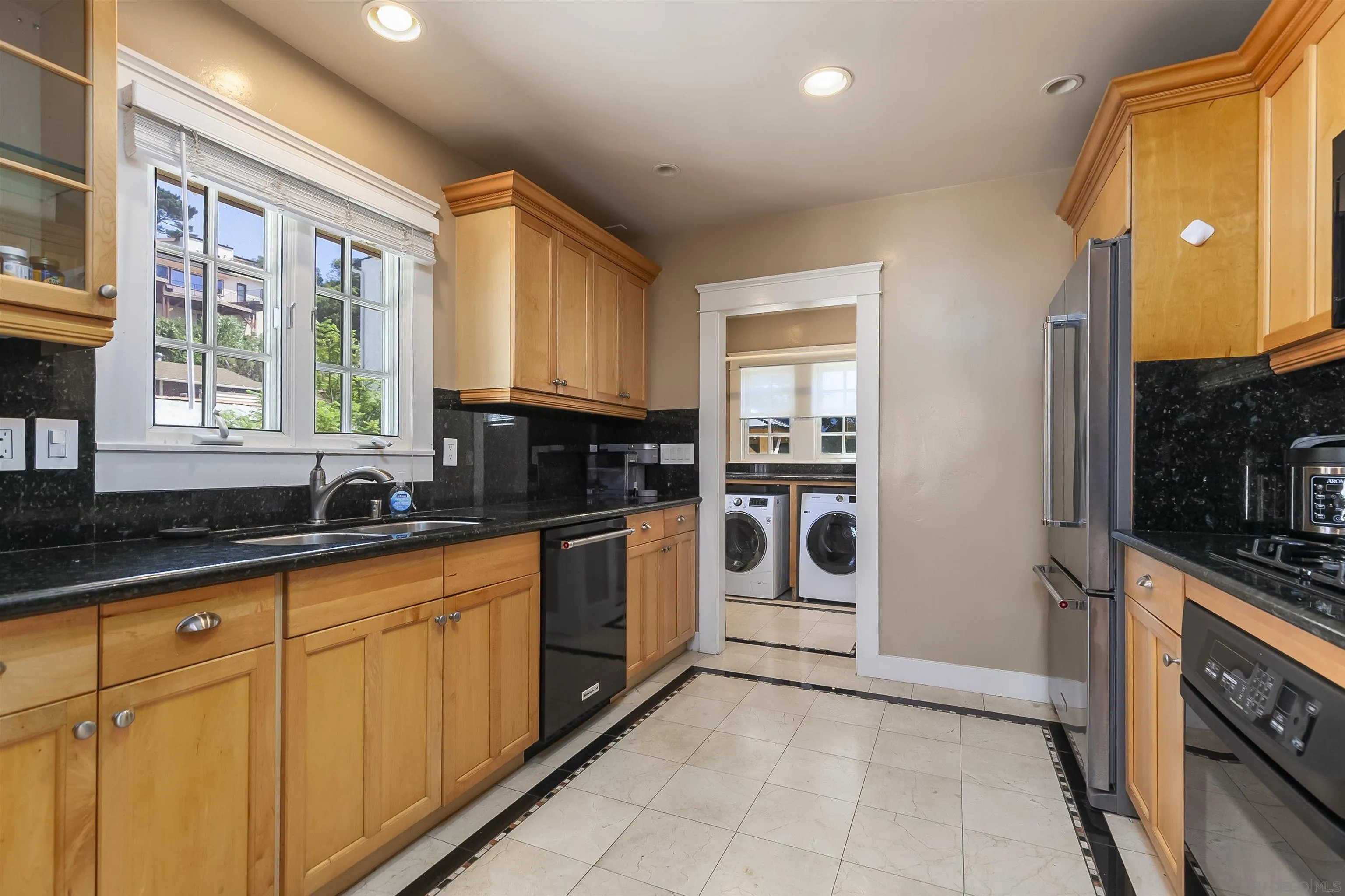https://cdn.realtyfeed.com/cdn/127/250039521/d57c9132c4f8eeb3e14508bdae847c17.webp