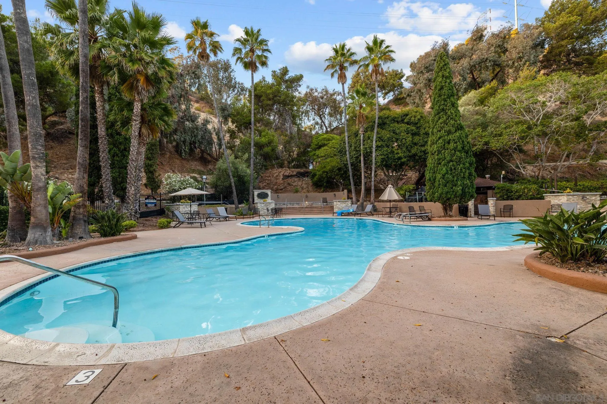https://cdn.realtyfeed.com/cdn/127/250039527/9ec3ee72dbed7ba39ff68d07d6d34162.webp