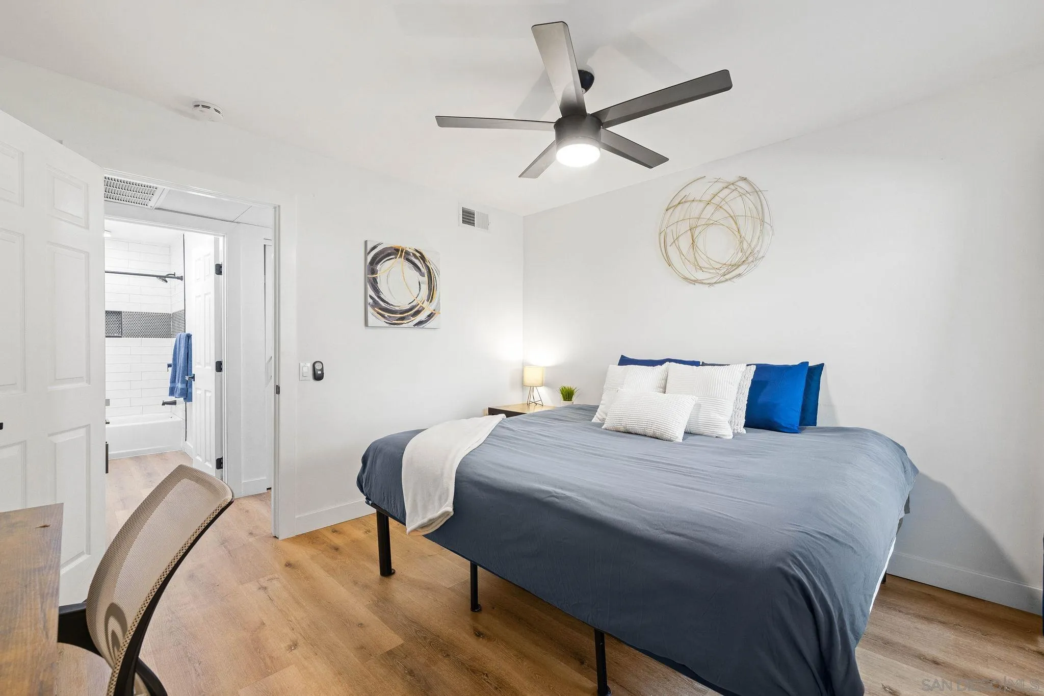 https://cdn.realtyfeed.com/cdn/127/250039527/c2dcadfd63850bf0ed5bb3f687a1f964.webp
