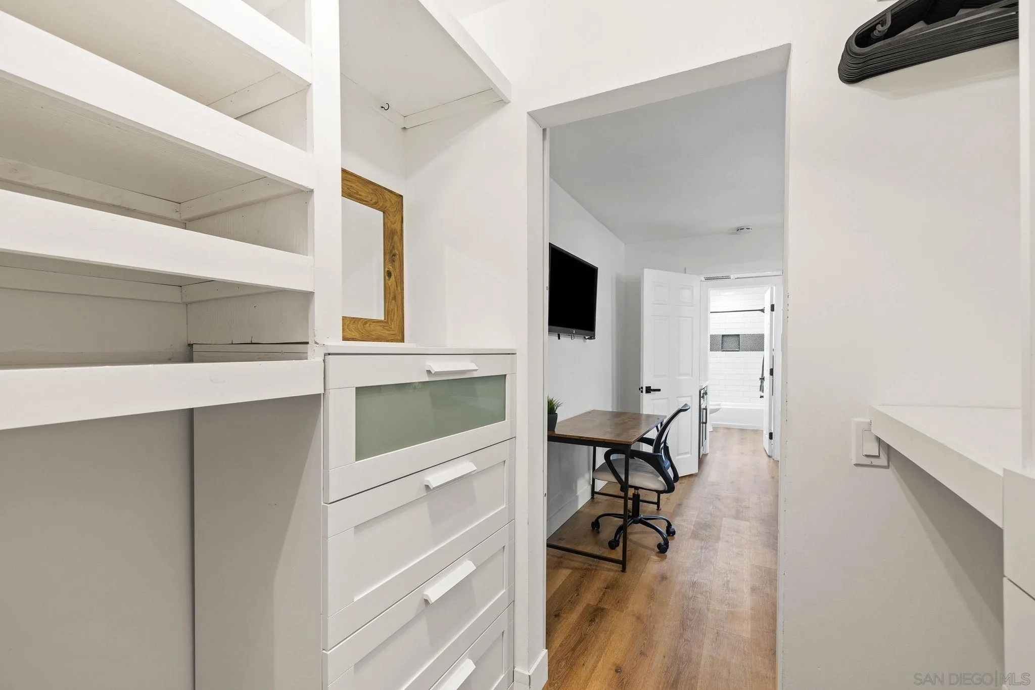 https://cdn.realtyfeed.com/cdn/127/250039527/d9c317911b884e42a780c5afc8a14fc0.webp