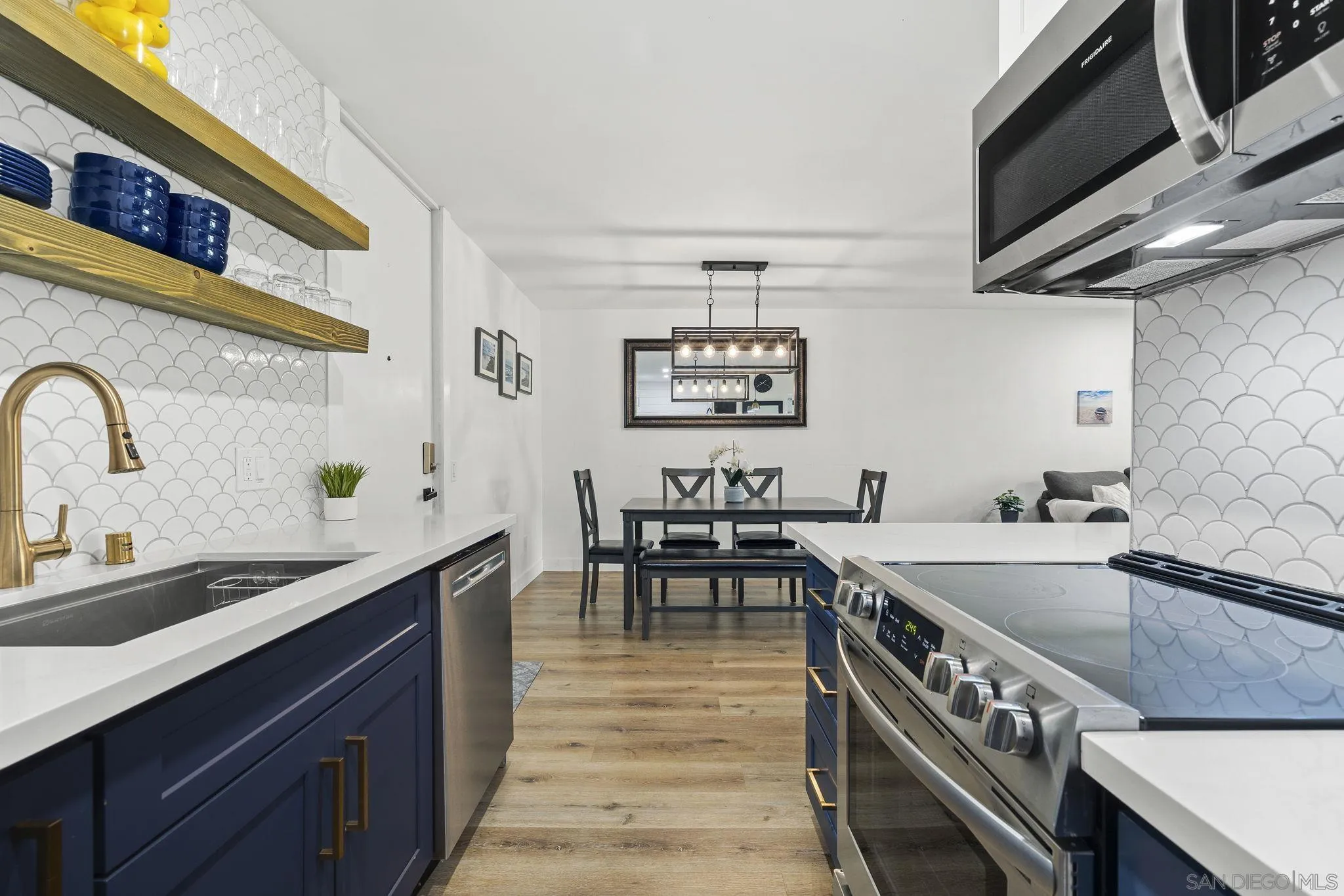 https://cdn.realtyfeed.com/cdn/127/250039527/e63b69375870fe00712bd0f419e0cadf.webp
