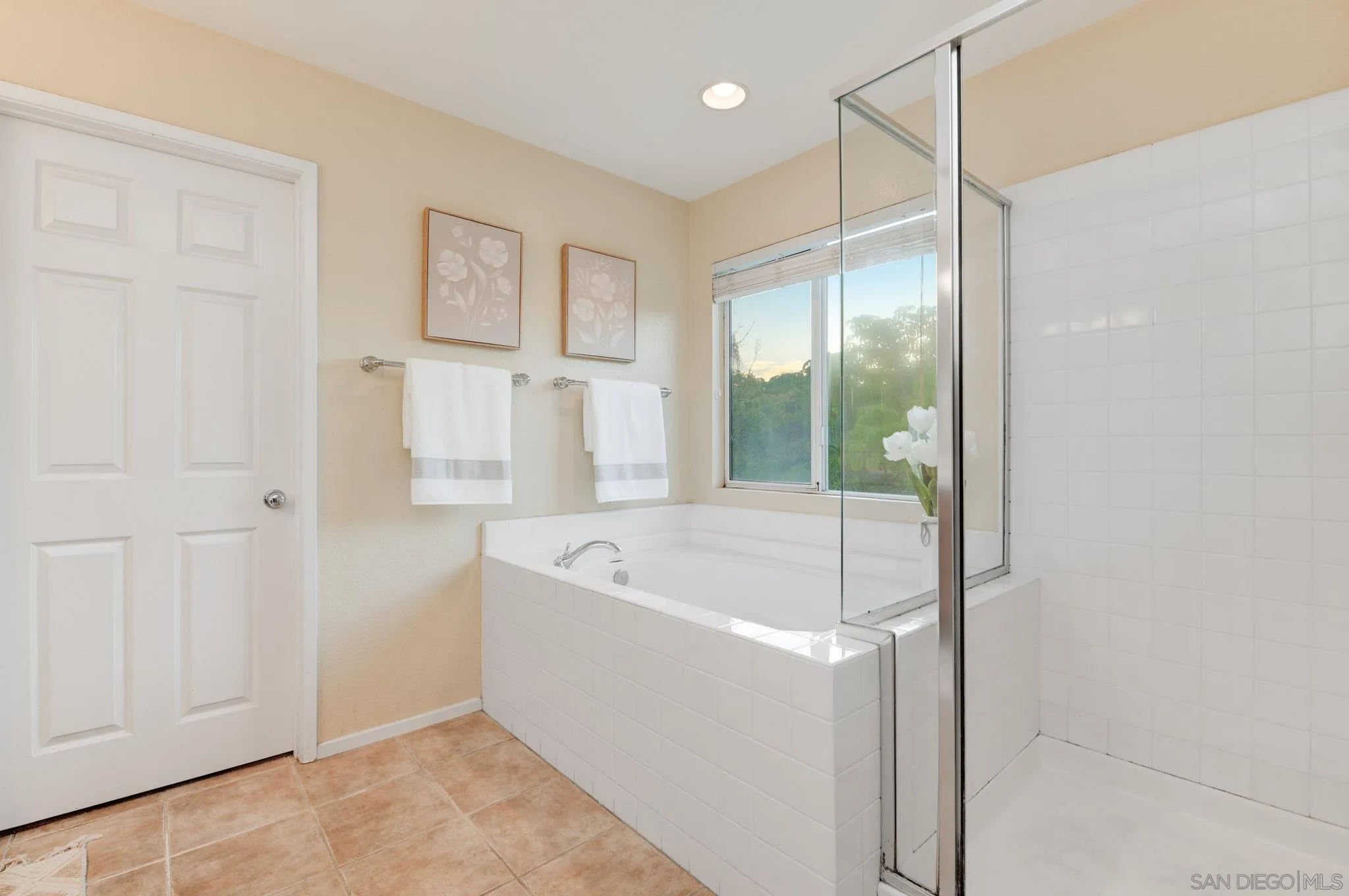 https://cdn.realtyfeed.com/cdn/127/250039541/00ea7c1a3859b716d8224d9bf248ed96.webp