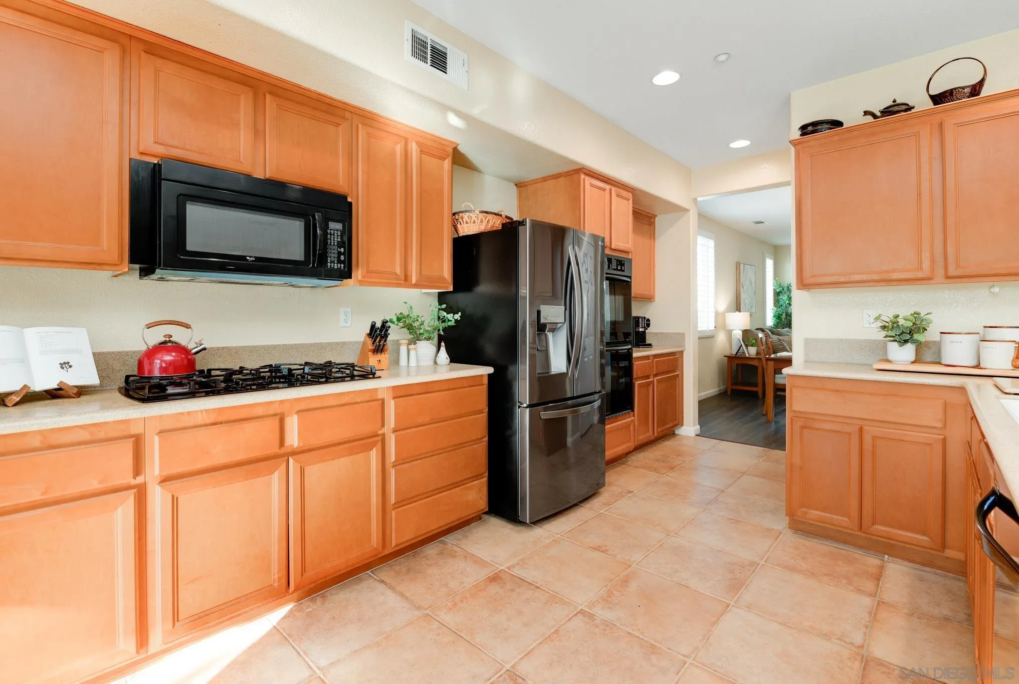https://cdn.realtyfeed.com/cdn/127/250039541/1bb547ade0e49b629d99e6ac107e026e.webp