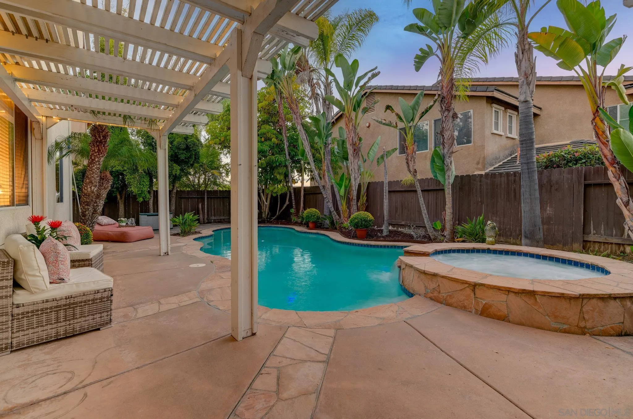 https://cdn.realtyfeed.com/cdn/127/250039541/47c5a8d0f48f384174a0ef4854a6a1cb.webp