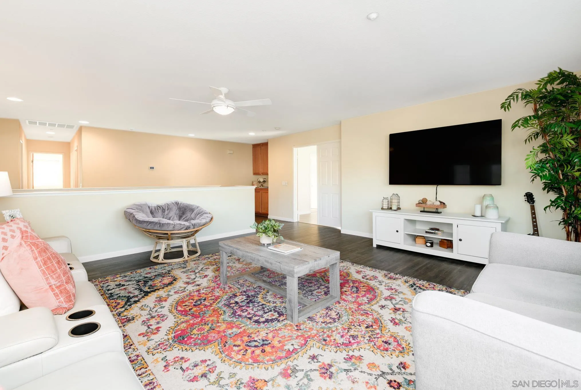 https://cdn.realtyfeed.com/cdn/127/250039541/5e01a2fc450ef676f7c67b57f2208cdd.webp