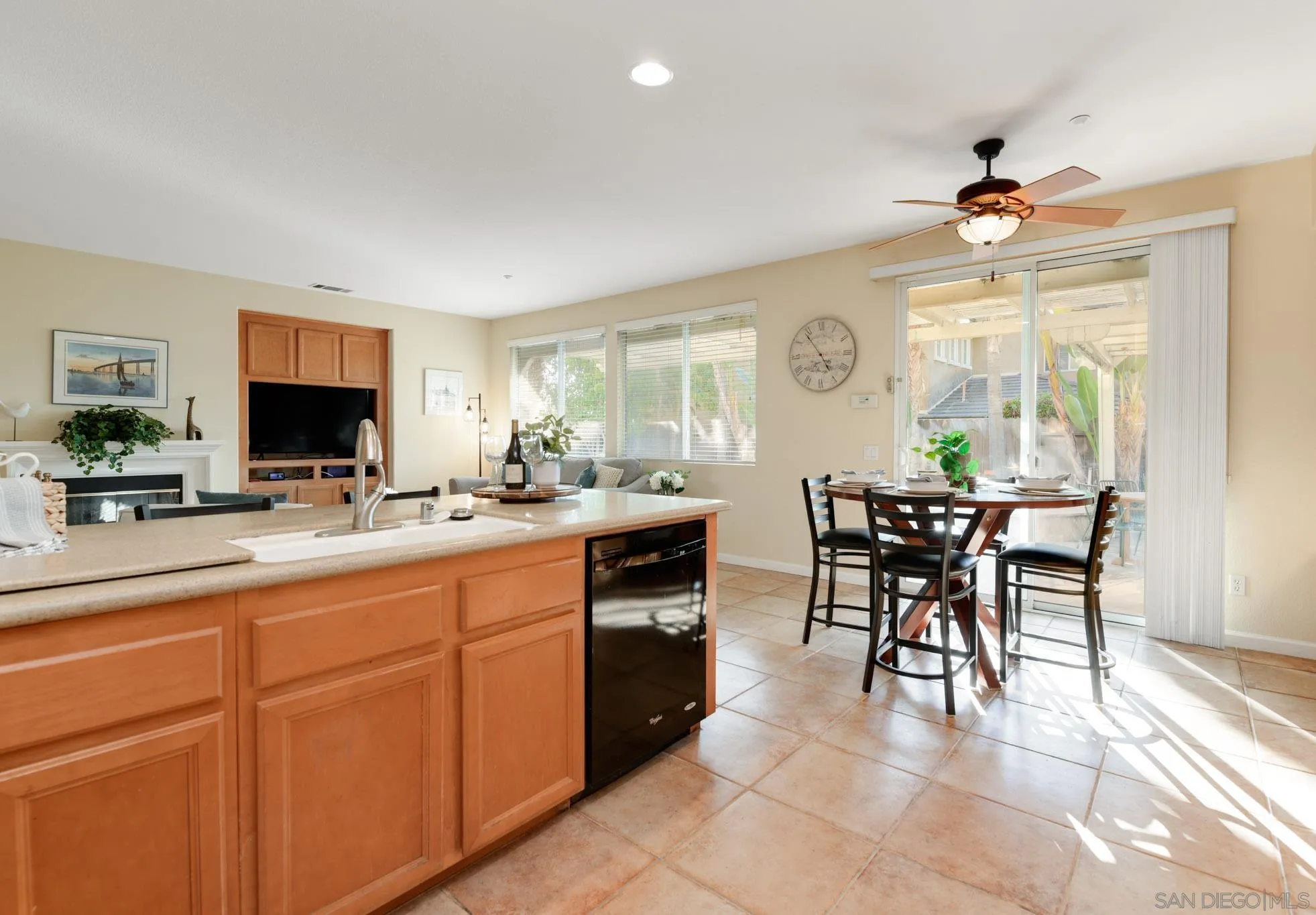 https://cdn.realtyfeed.com/cdn/127/250039541/ac4f07a47e171426e7a8fc62a24fb9a9.webp
