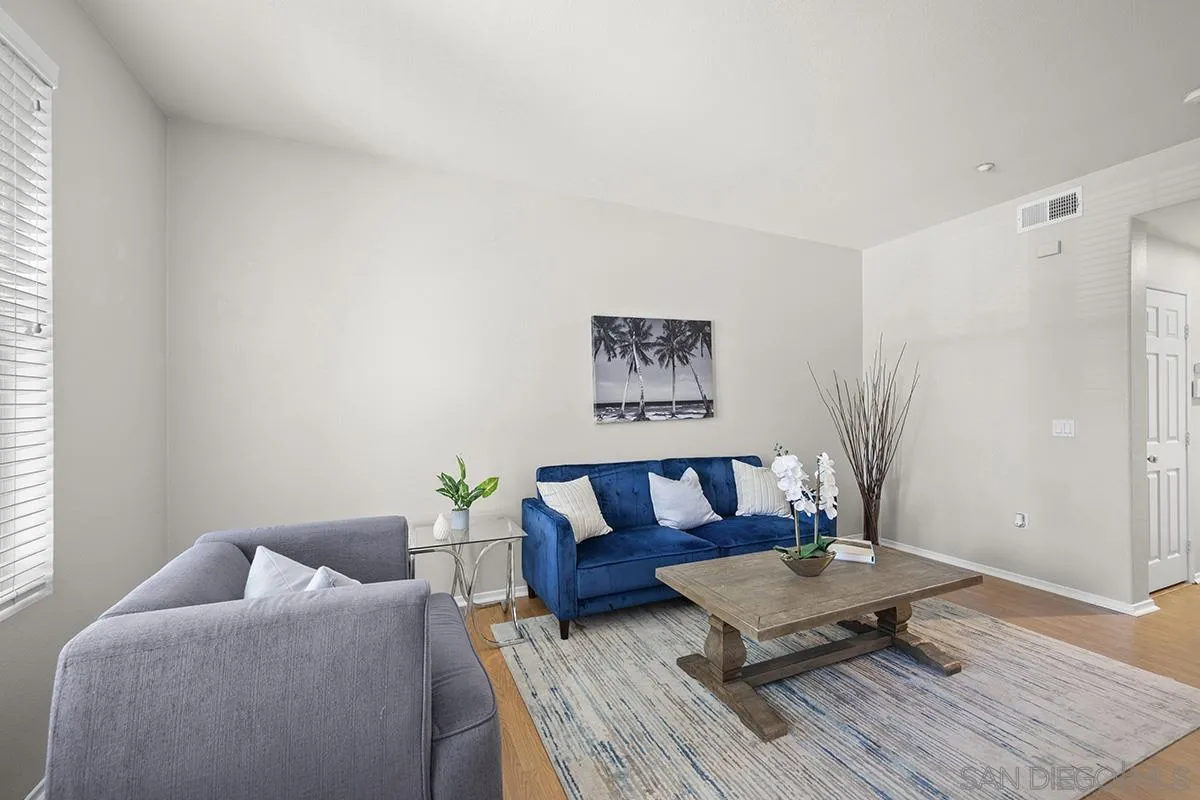 Photo #3: 250039546 Listing 