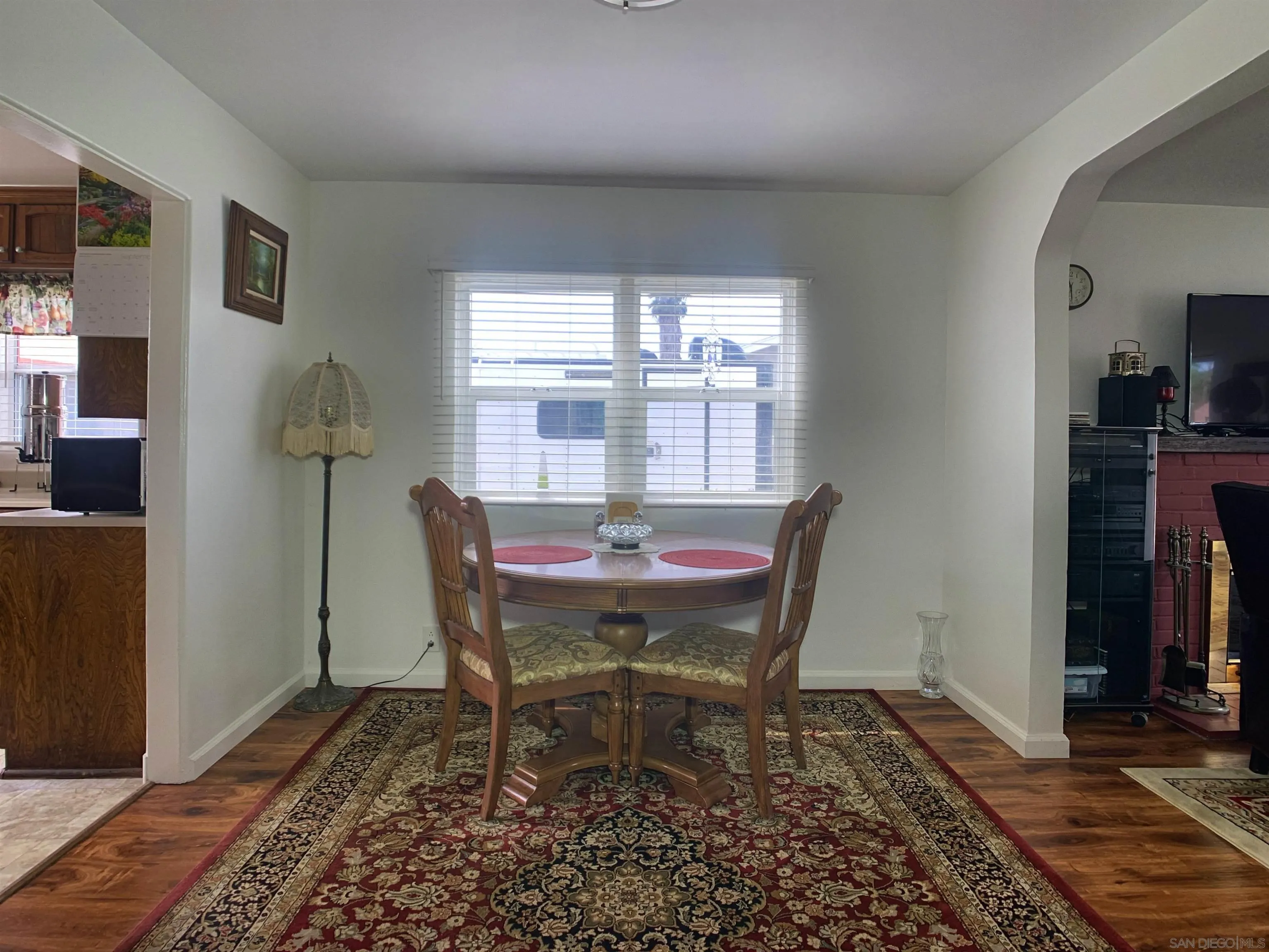 https://cdn.realtyfeed.com/cdn/127/250039551/6cfffa524255e7ab37dd2cfab3ee9c42.webp