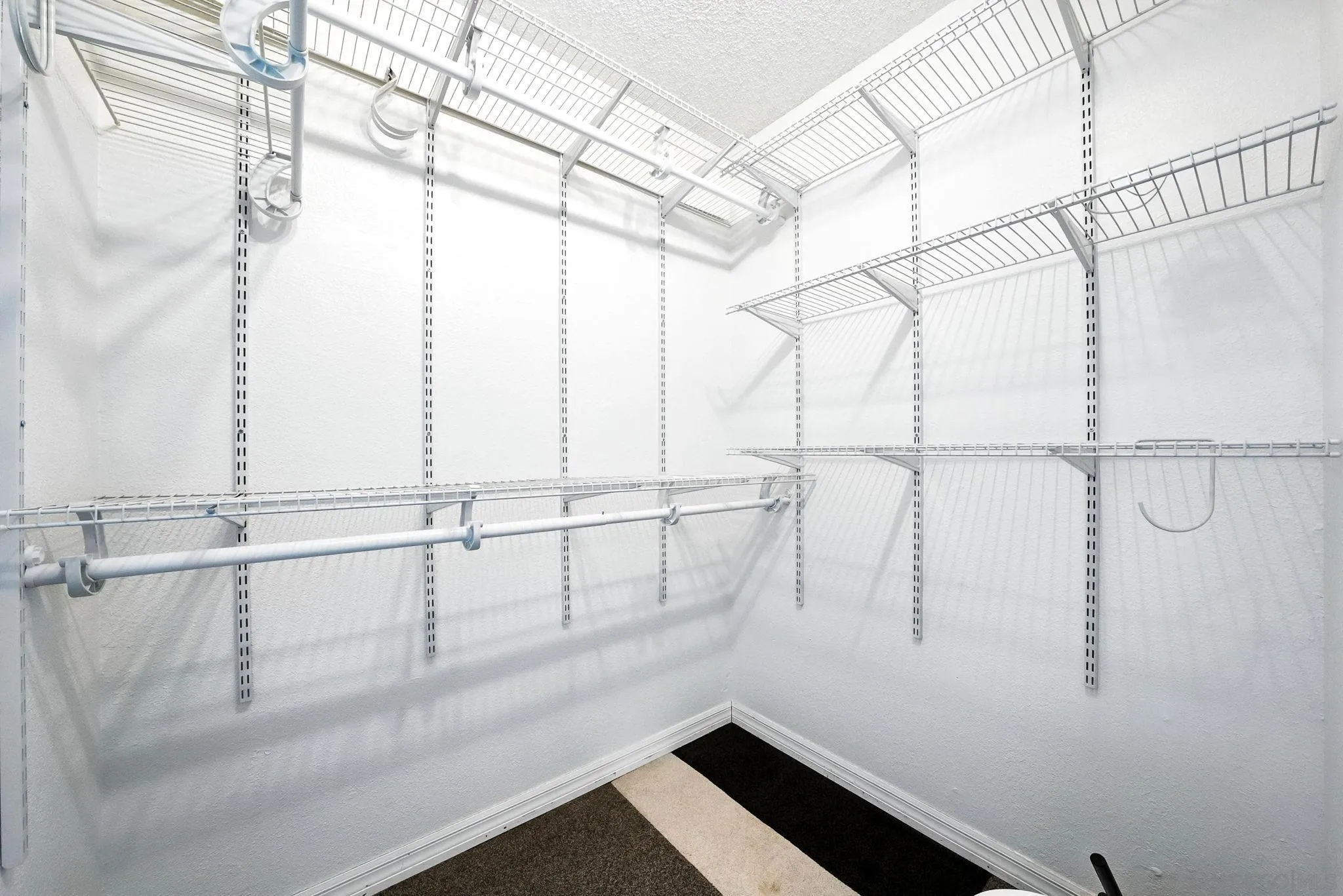 https://cdn.realtyfeed.com/cdn/127/250039556/c60e170b66247793ae3d9b75e1f38811.webp