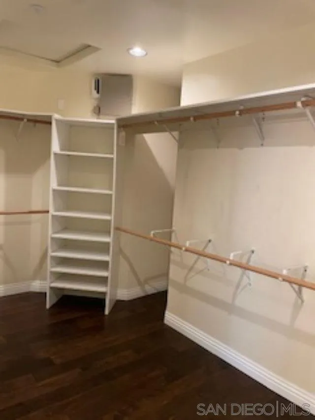 https://cdn.realtyfeed.com/cdn/127/250039560/1f1f727985be76425c4870ba290ab964.webp