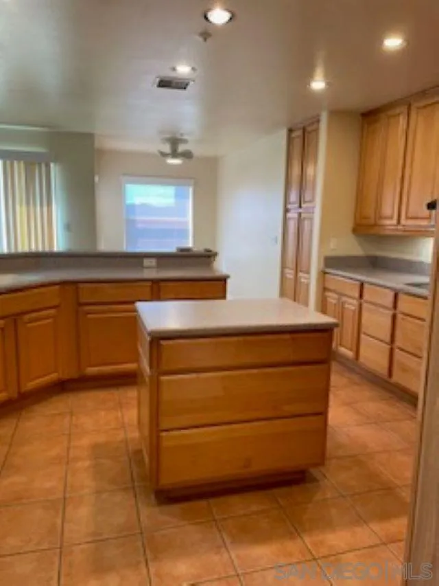 https://cdn.realtyfeed.com/cdn/127/250039560/2f0888497f1ac06739f69e061aae0888.webp
