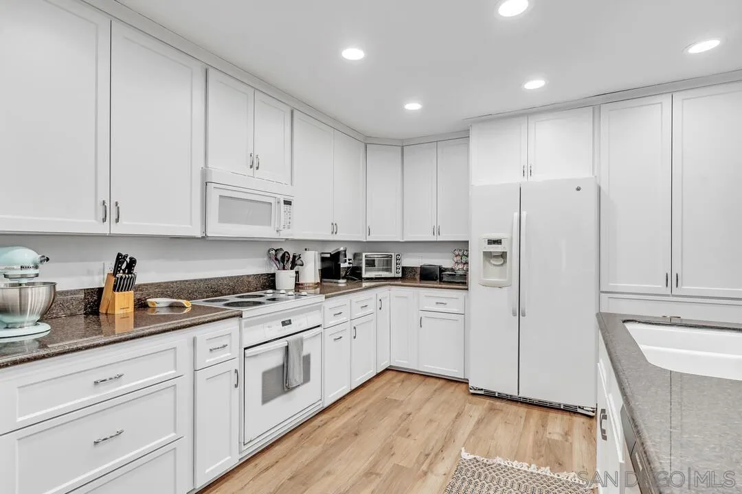 https://cdn.realtyfeed.com/cdn/127/250039561/39e8a040e47b129a45e8d646594c1eb5.webp