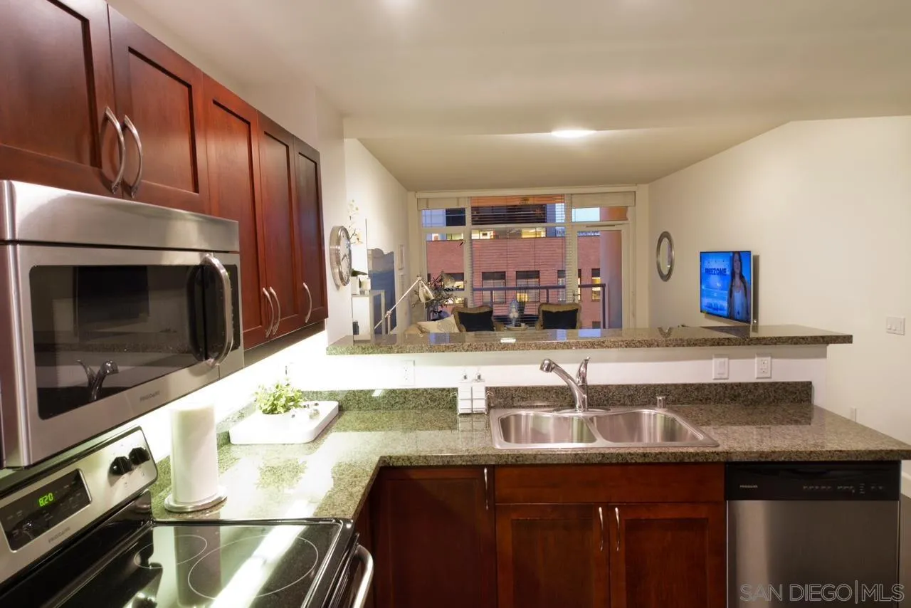 https://cdn.realtyfeed.com/cdn/127/250039584/d6c1e9ec0219658107c0f6aaf7d6c1e0.webp
