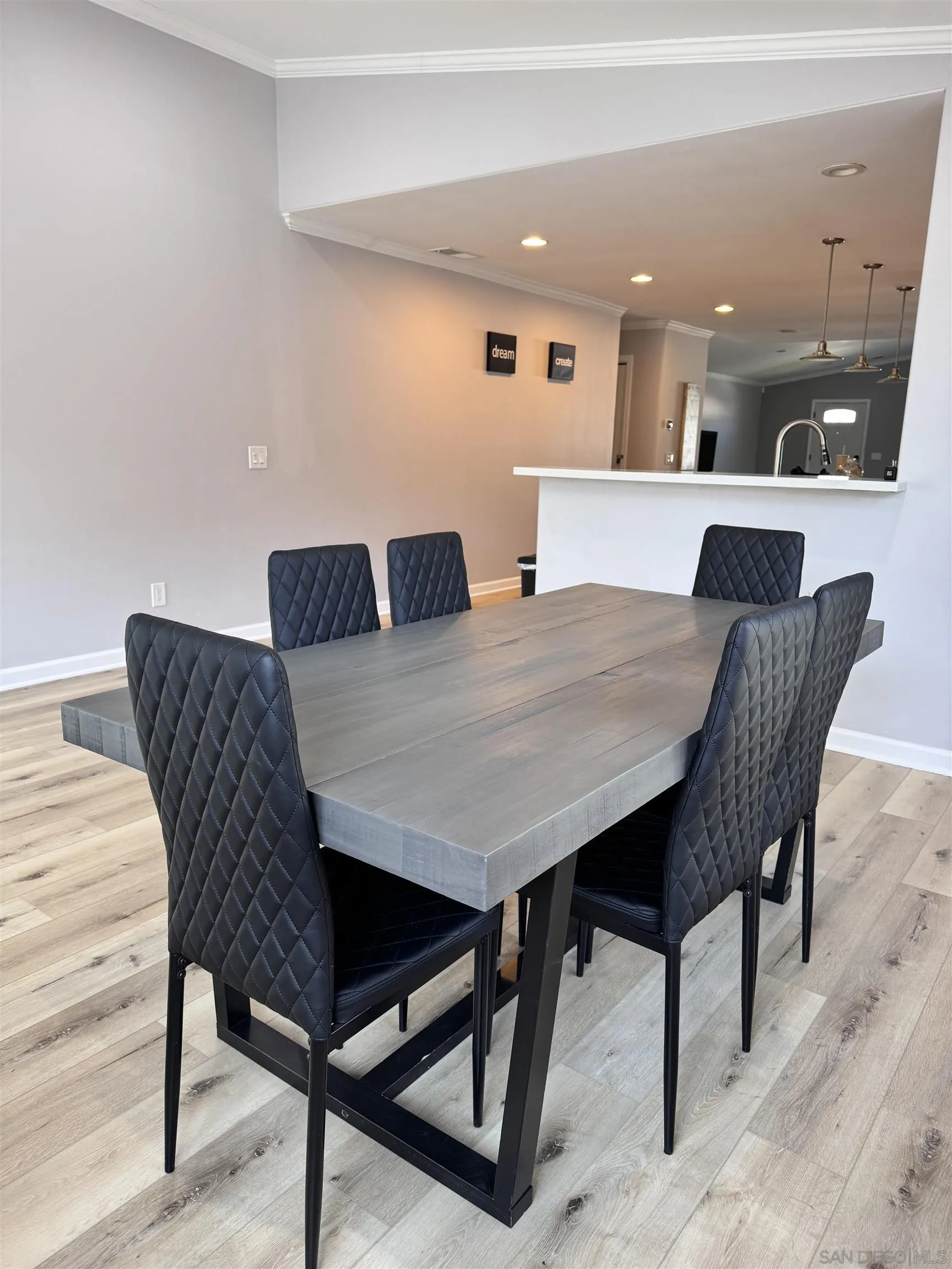 https://cdn.realtyfeed.com/cdn/127/250039586/ccbace3ee2b5c2904d98f61b7f4e5270.webp