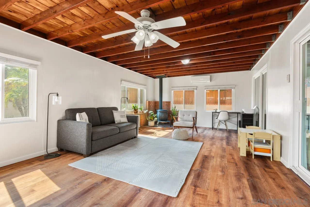 https://cdn.realtyfeed.com/cdn/127/250039591/43e742ceb37ad6b4450d51d65d8b6ecf.webp