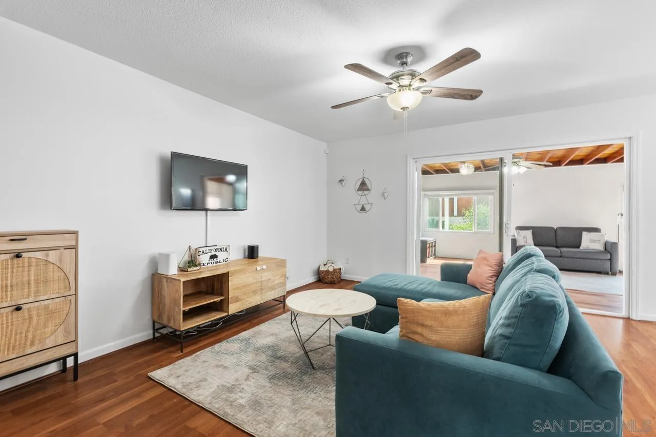 https://cdn.realtyfeed.com/cdn/127/250039591/984b03e423bbf50282d936b520583f97.webp