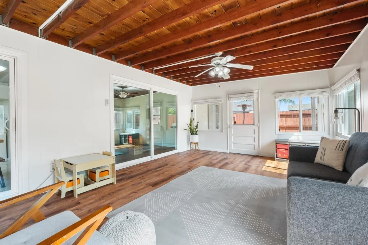 https://cdn.realtyfeed.com/cdn/127/250039591/e231fb6e5562640aad140d5144c20252.webp