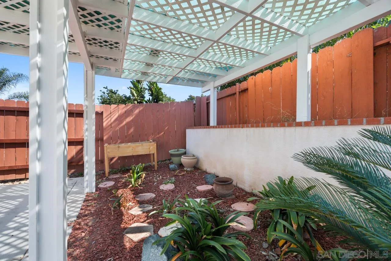 https://cdn.realtyfeed.com/cdn/127/250039591/e62e186364c9674421b2b5f7c1d75d9e.webp