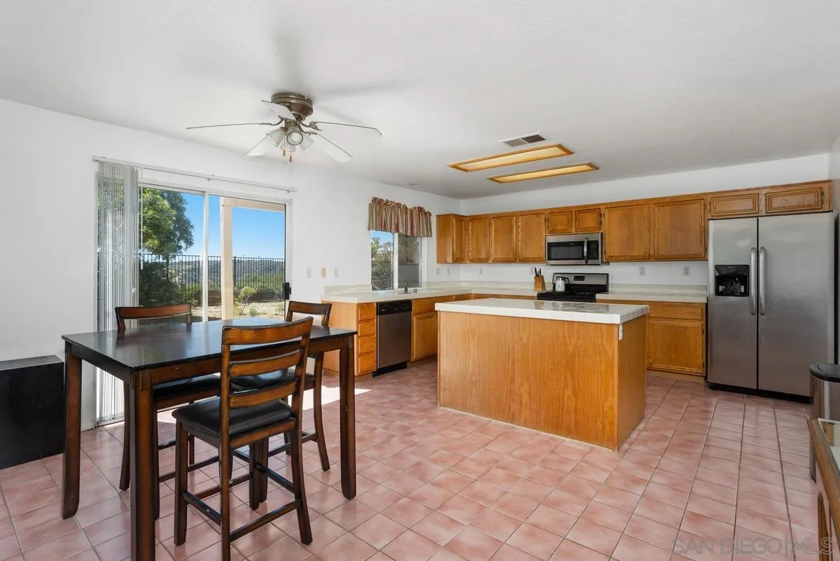 https://cdn.realtyfeed.com/cdn/127/250039595/d36a006dbfa35d51eab052d7bf83fd6c.webp