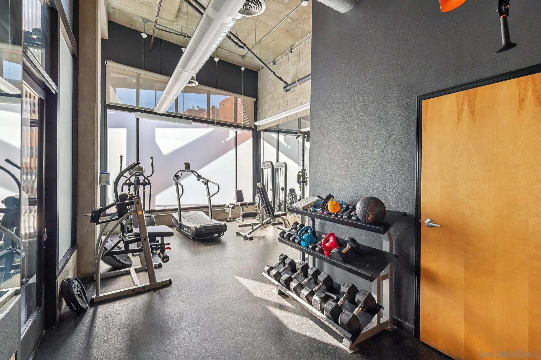 https://cdn.realtyfeed.com/cdn/127/250039596/19699e7098a8a99e4d1bd211d665f202.webp