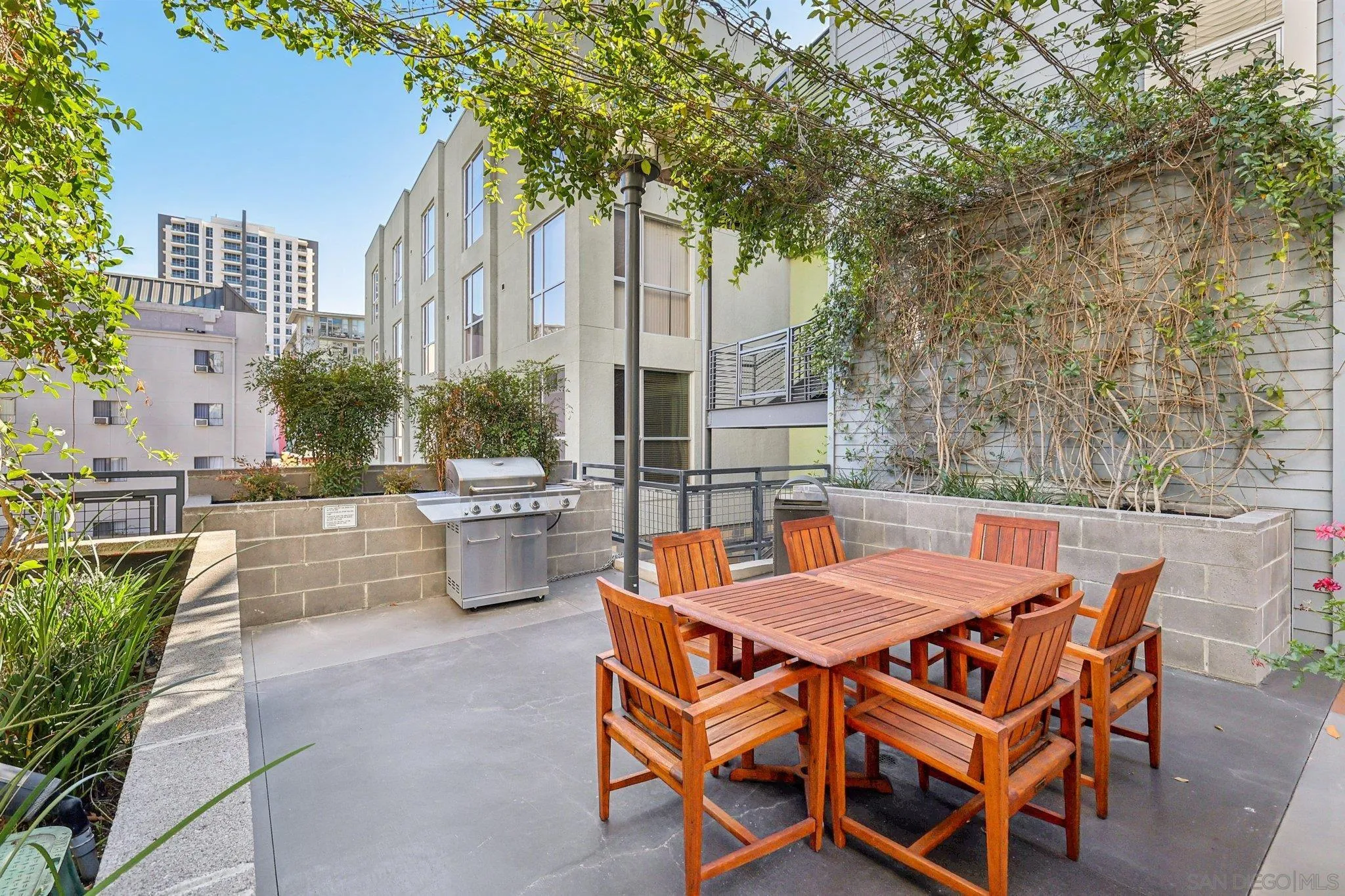 https://cdn.realtyfeed.com/cdn/127/250039596/5482a026f9bc9b14bddfa9cd4734202e.webp