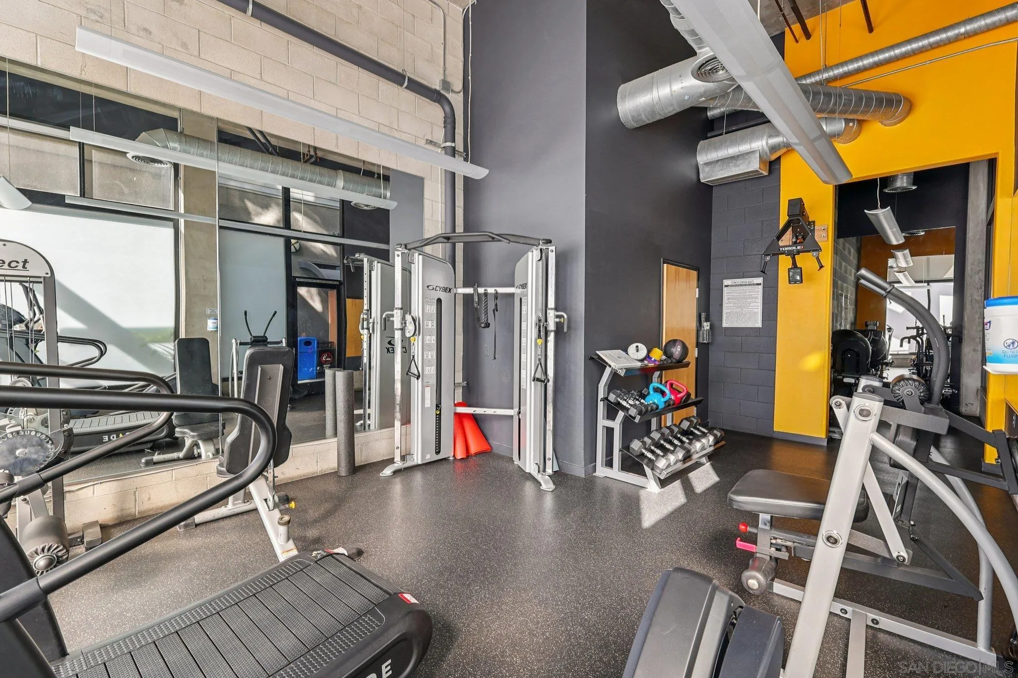 https://cdn.realtyfeed.com/cdn/127/250039596/c96b0cea6ebd8cdc864acf7511f64bdb.webp