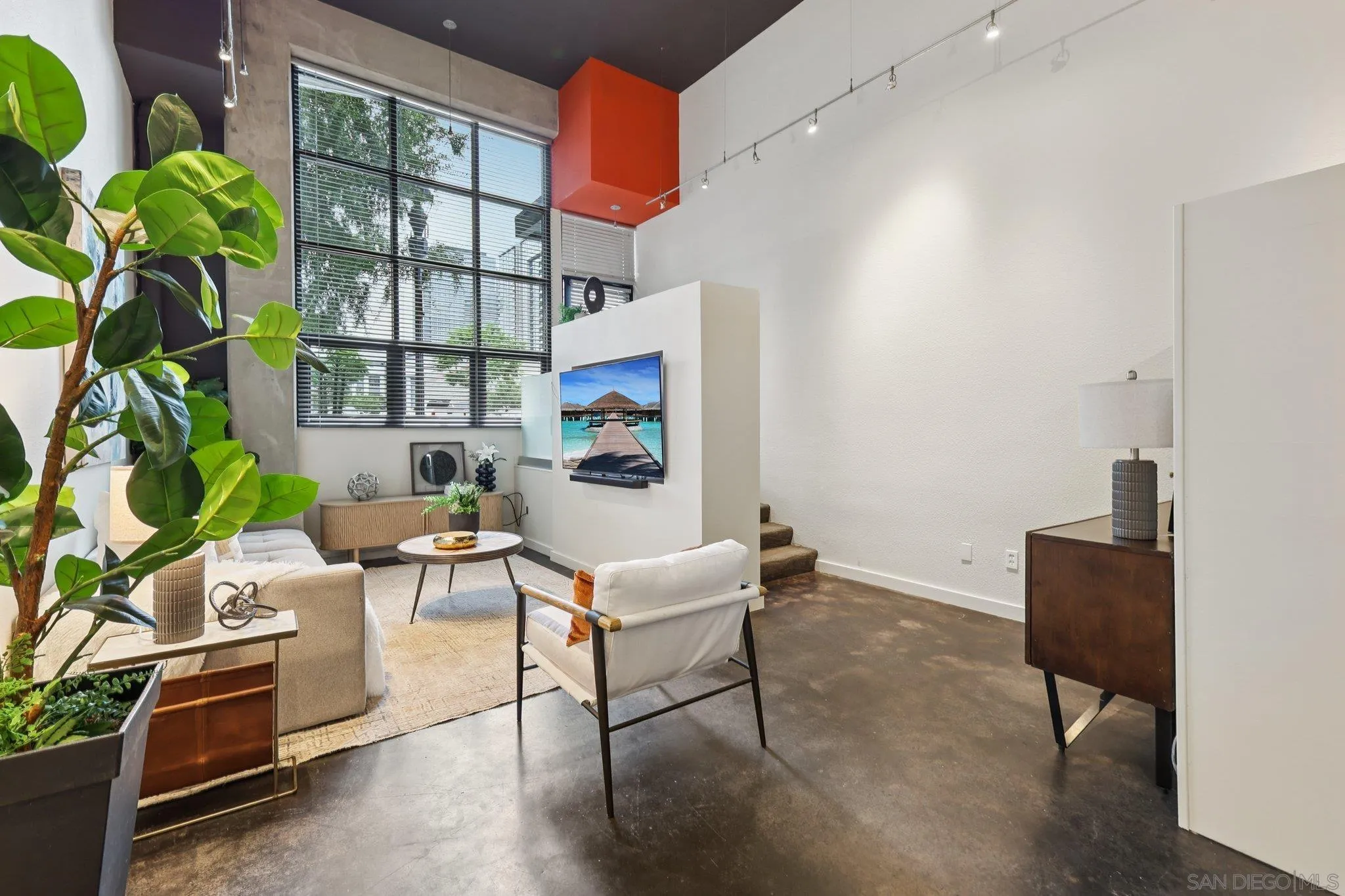 https://cdn.realtyfeed.com/cdn/127/250039596/ccba717f8579a42830d2f40188e7cbb9.webp