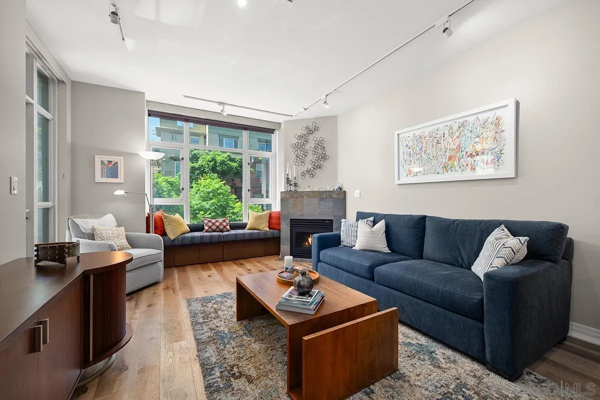 https://cdn.realtyfeed.com/cdn/127/250039599/49c7f8862cf2345042b59ed75358cc8b.webp