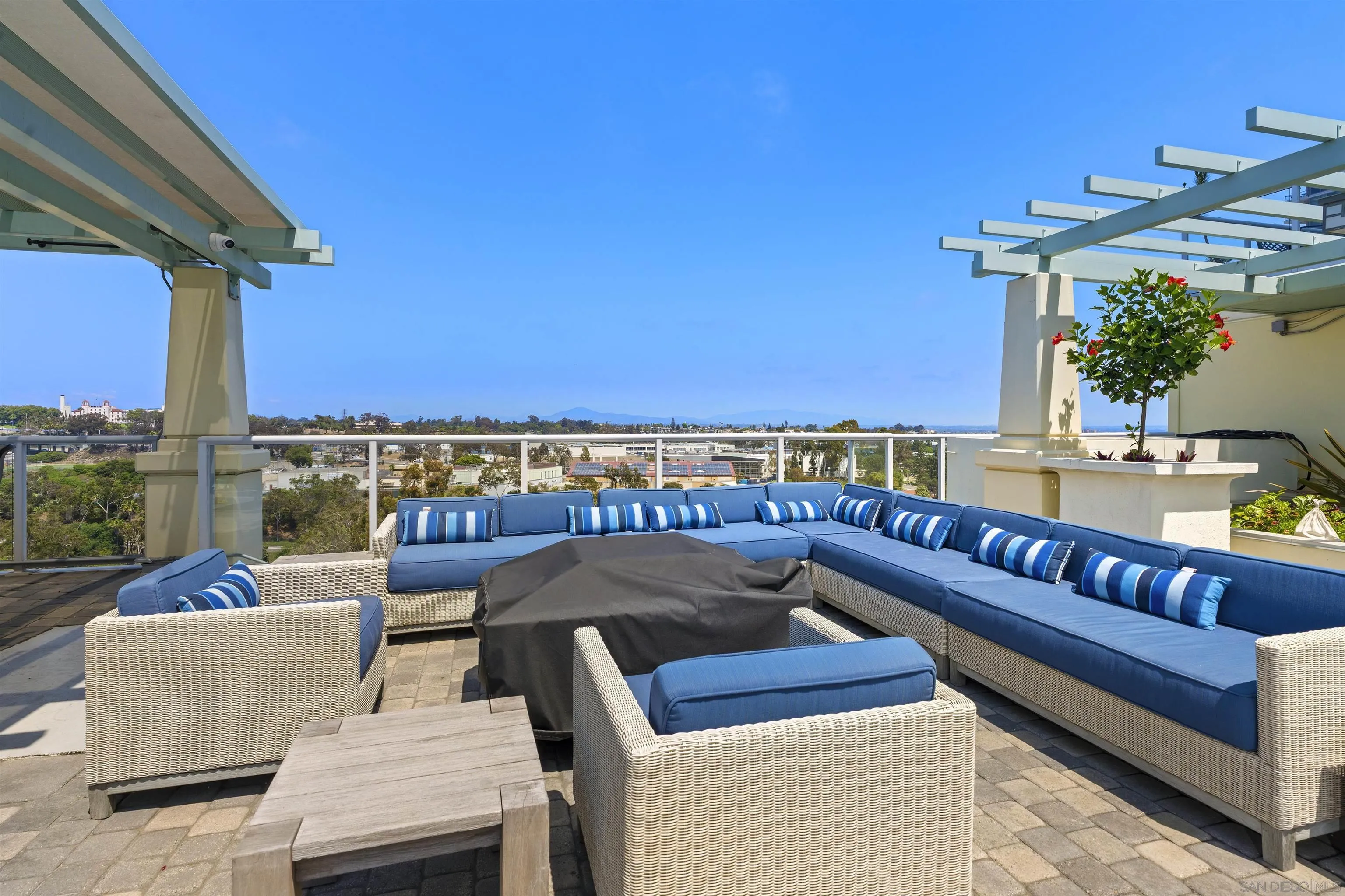 https://cdn.realtyfeed.com/cdn/127/250039599/aededdf88ac8fe444512c532b8afbae0.webp