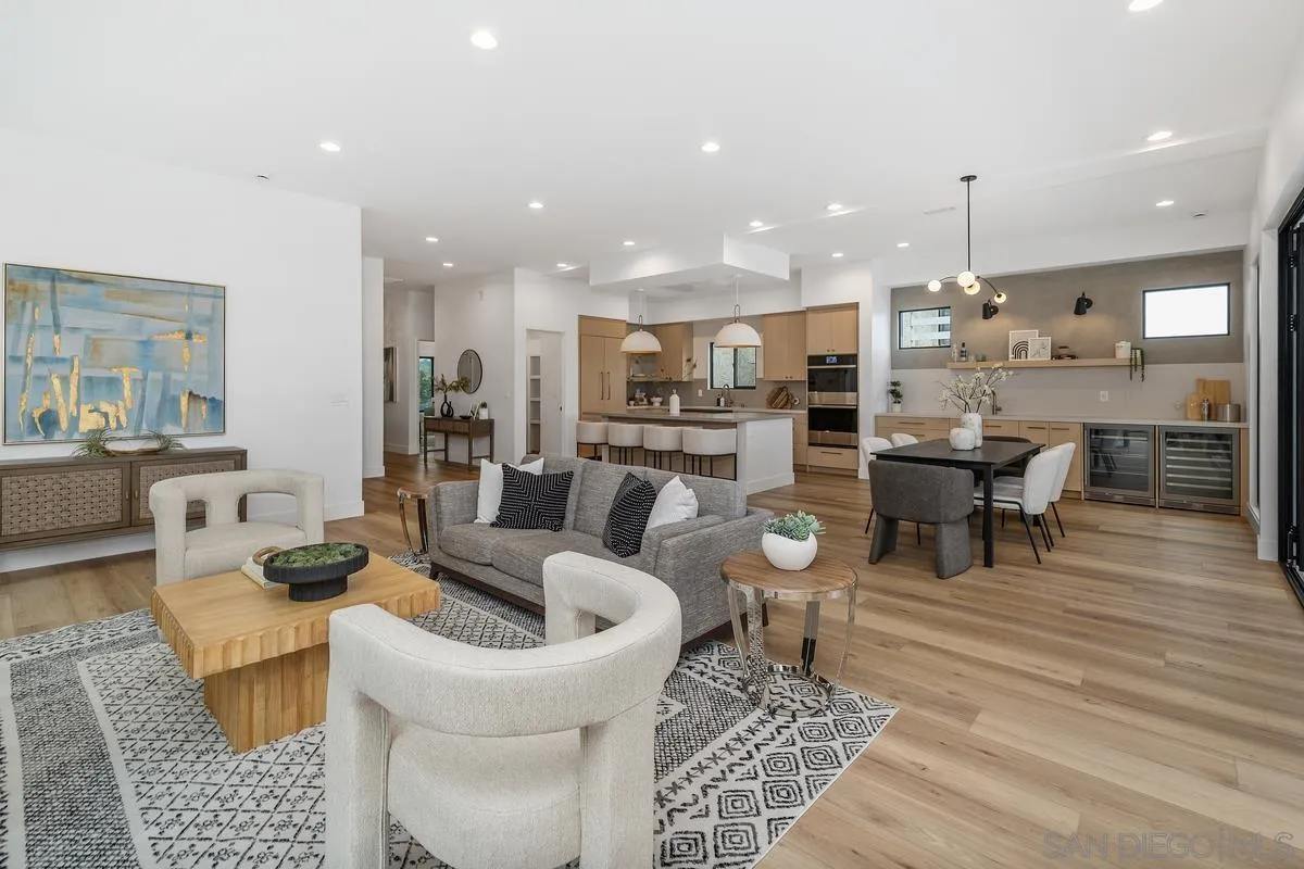 https://cdn.realtyfeed.com/cdn/127/250039600/7c2a2fd0596f7c91e4631f11744bdad6.webp