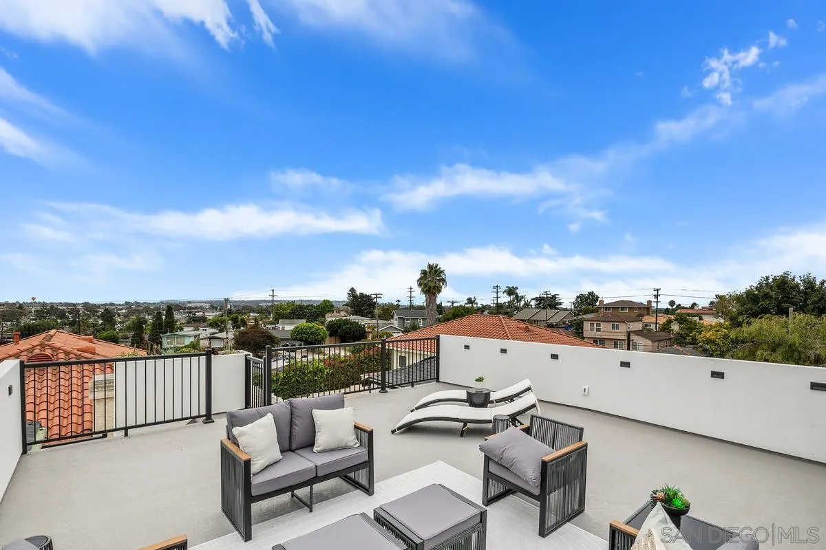 https://cdn.realtyfeed.com/cdn/127/250039600/a49cd5672f5b5af1a02198e7a5761130.webp
