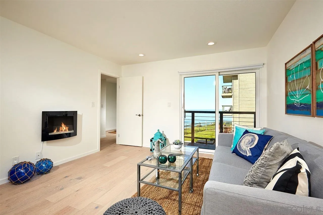 Photo #3: 250039605 Listing 