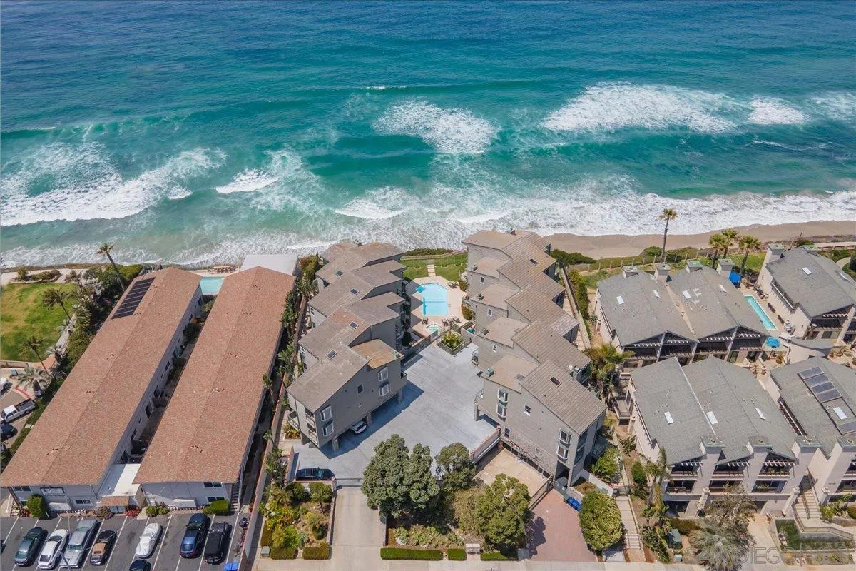 https://cdn.realtyfeed.com/cdn/127/250039605/db6d0d49becd5b5ad38037750c356f71.webp