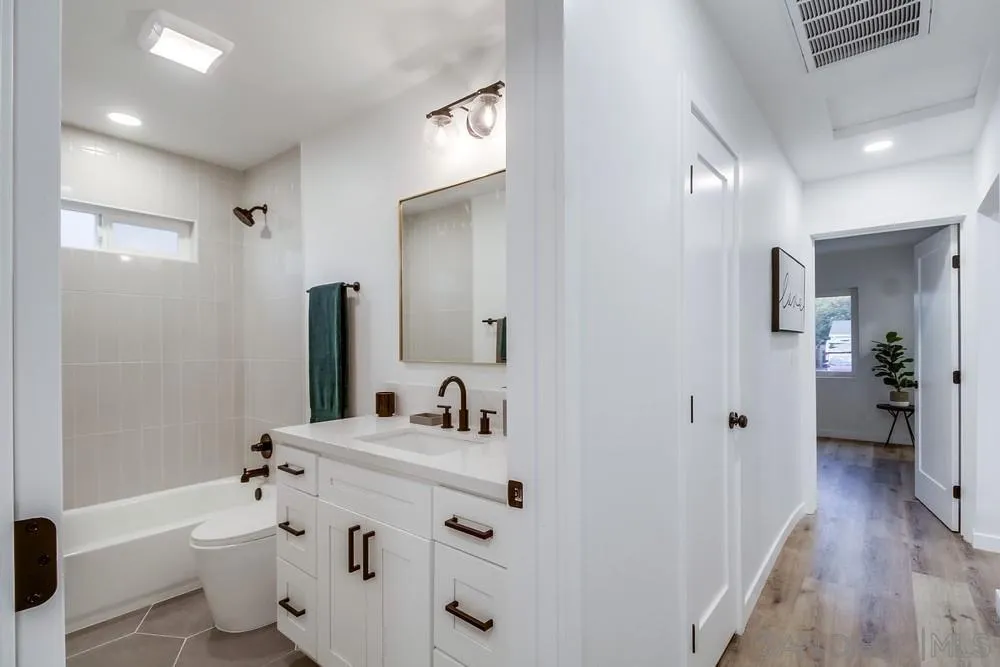 https://cdn.realtyfeed.com/cdn/127/250039606/55a19e1c19be4b9a1b94f82f9e8e0330.webp