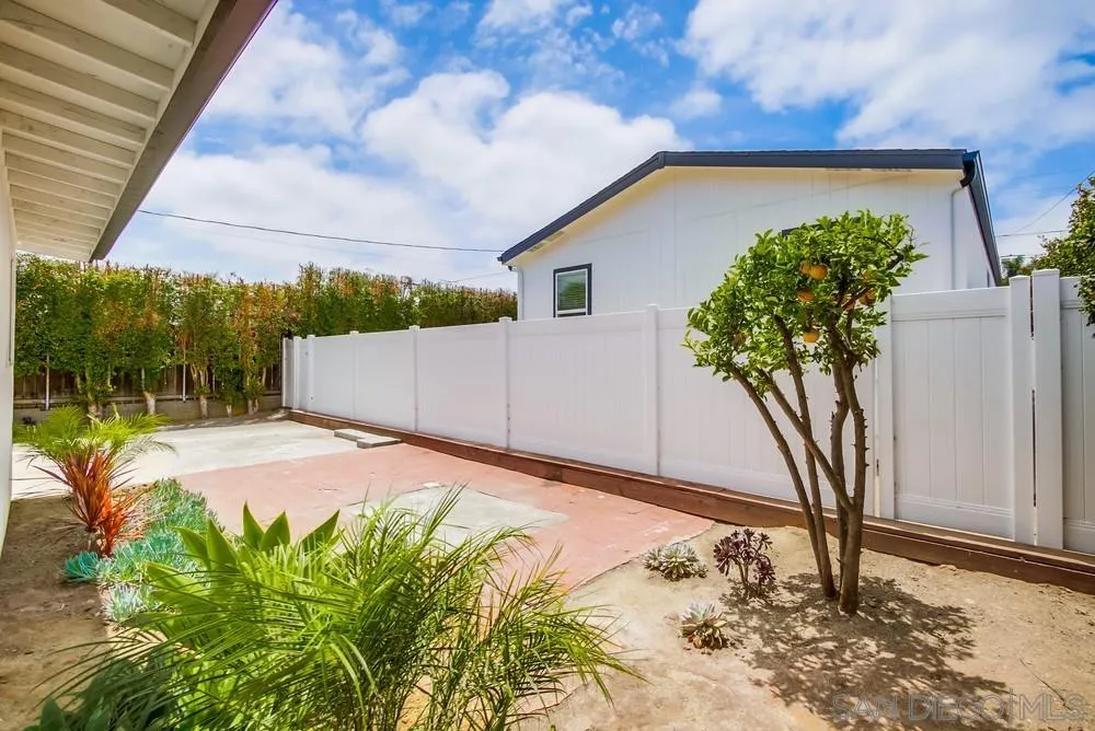 https://cdn.realtyfeed.com/cdn/127/250039606/d8f6a4209b5ef7931f20cfdb449f7f2d.webp