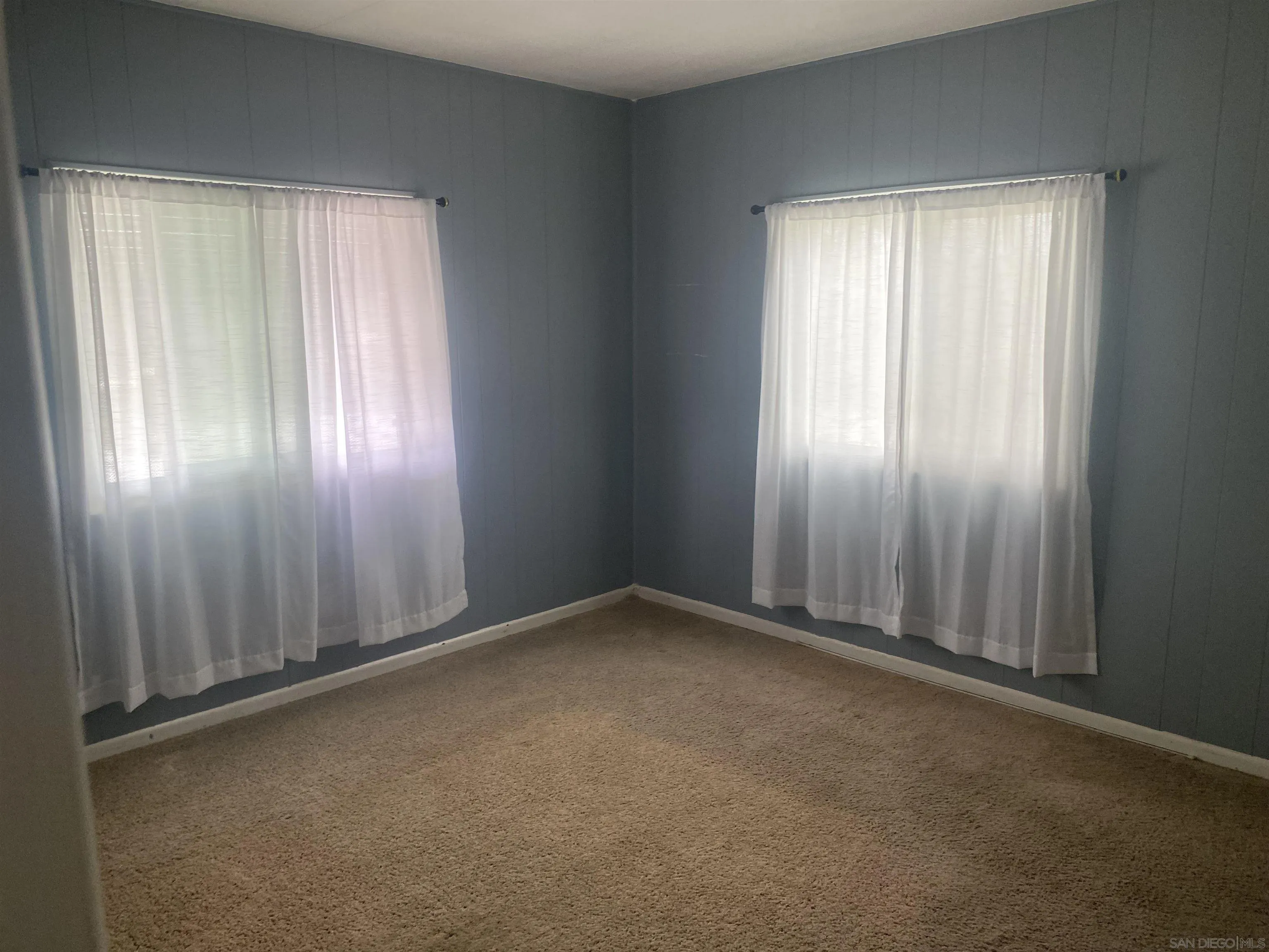 https://cdn.realtyfeed.com/cdn/127/250039610/82b82d0de8d78c5f6b27e0c58b4f85cb.webp
