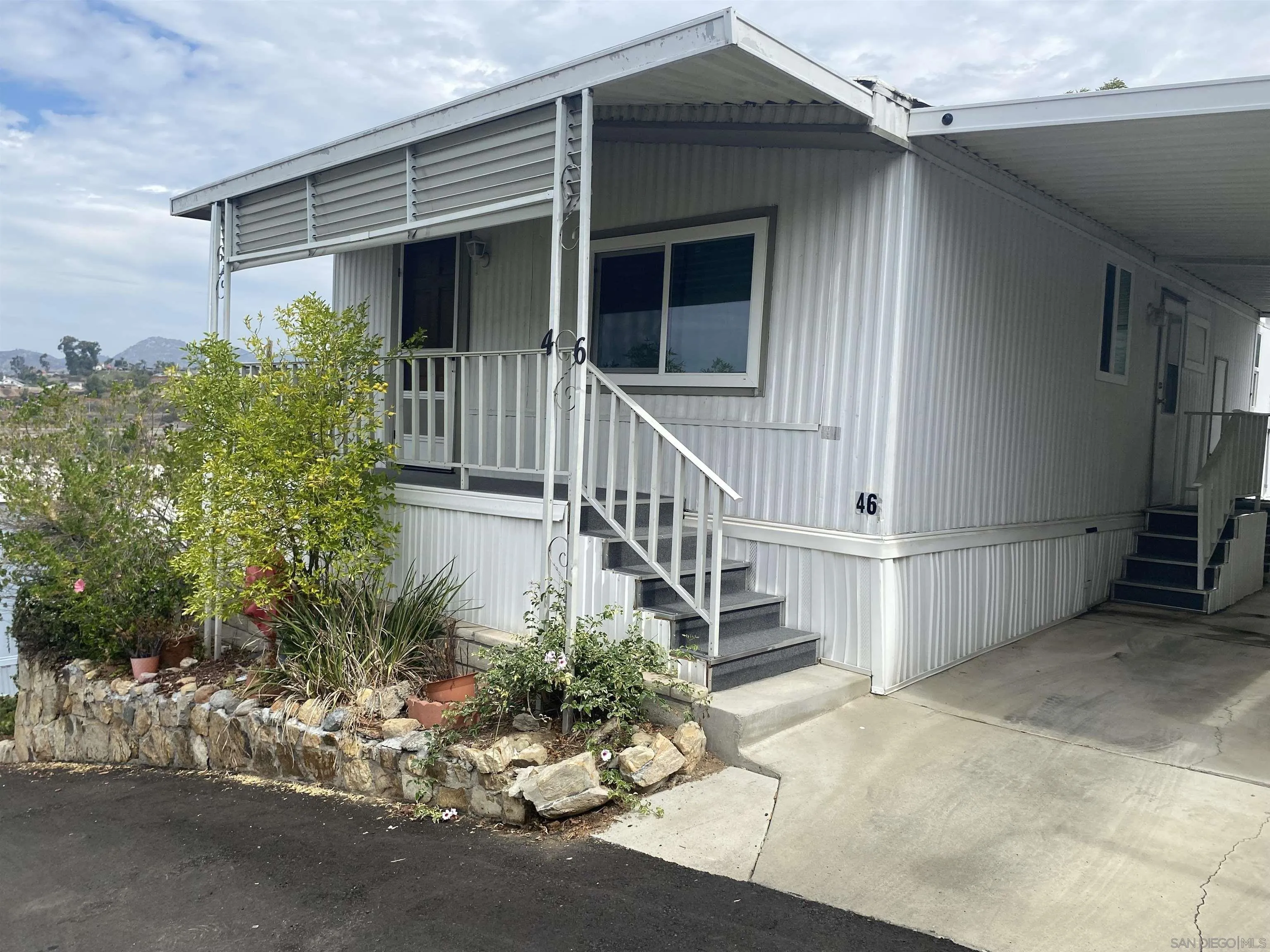 https://cdn.realtyfeed.com/cdn/127/250039610/c1baeb0c7755d7172521c704fb994781.webp