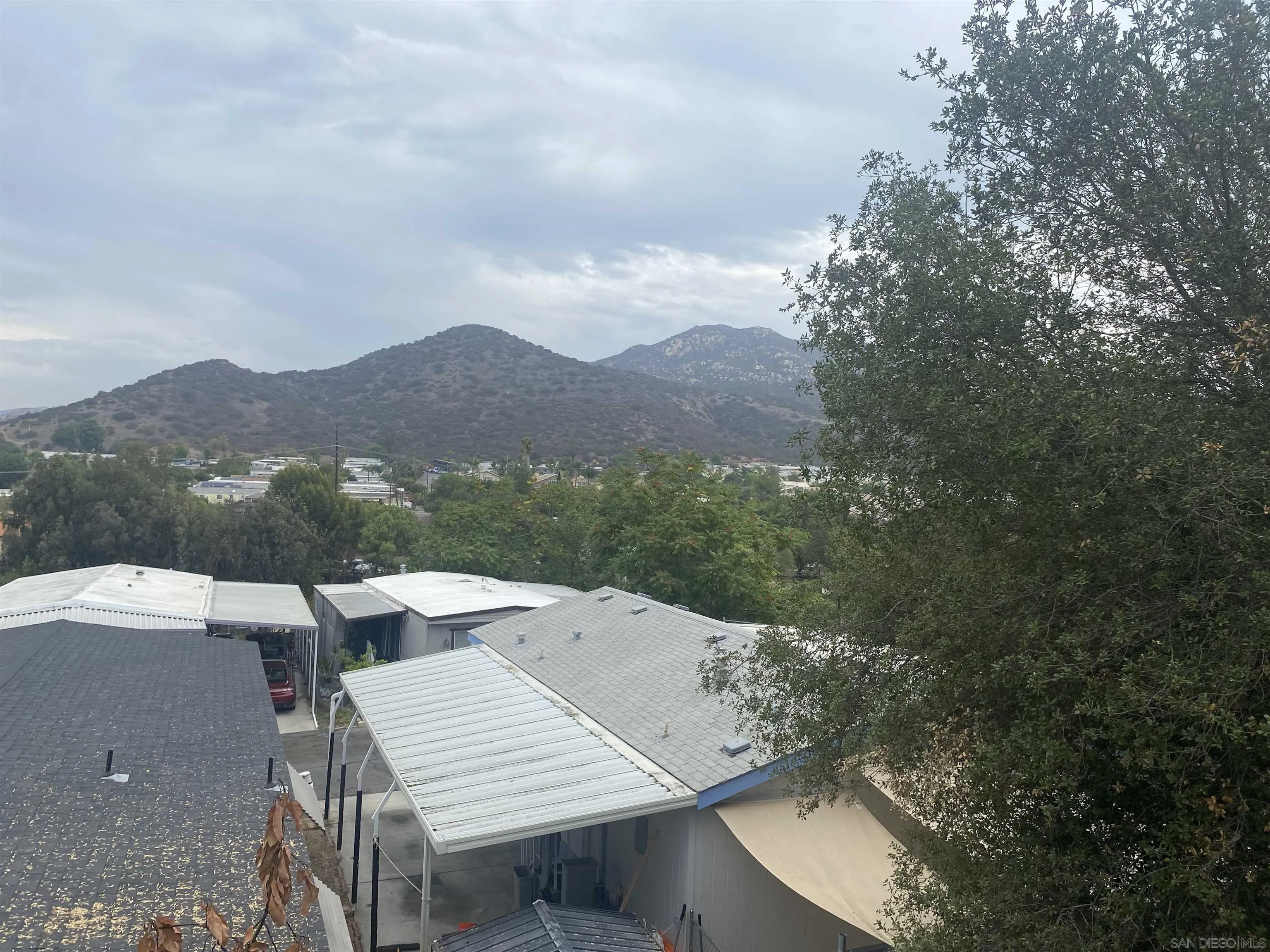 https://cdn.realtyfeed.com/cdn/127/250039610/e9eb6f3240f7b29b6e3e1f470498f6fb.webp