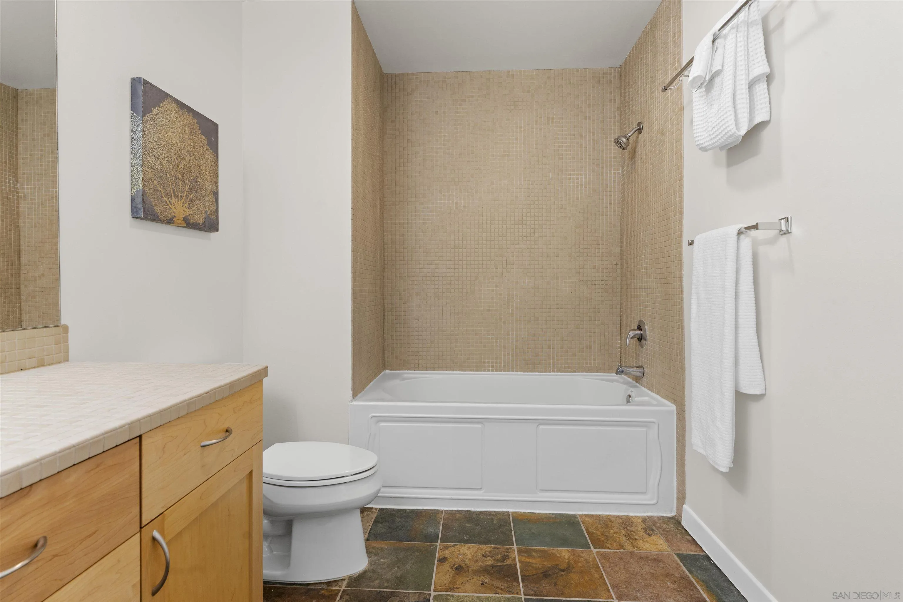 Photo #19: 250039611 Listing: Photo #19