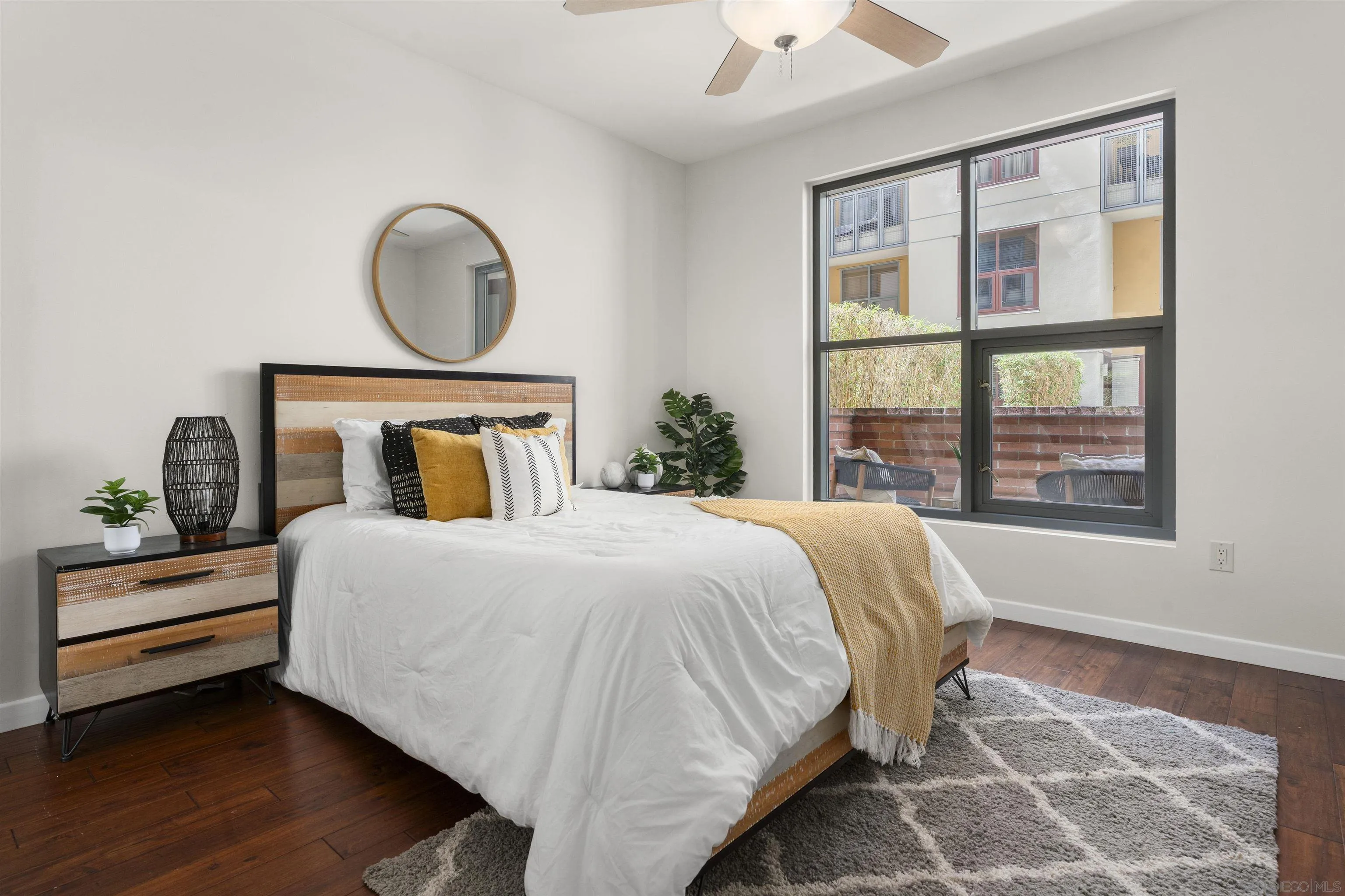 https://cdn.realtyfeed.com/cdn/127/250039611/760f70e600b095dc31ec51acad64f5c1.webp