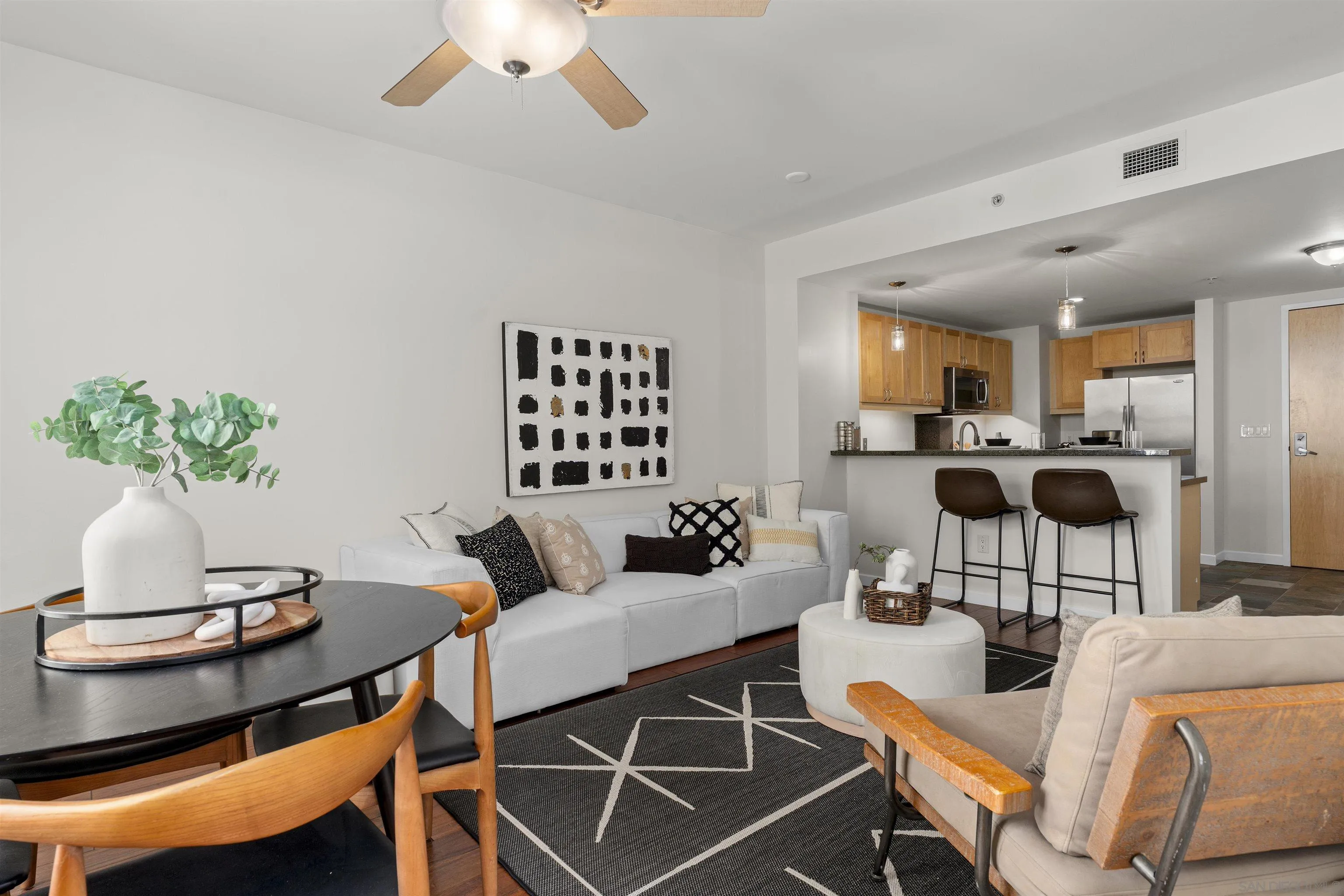 https://cdn.realtyfeed.com/cdn/127/250039611/761181d76ff85b1042b8a27ab626a9a6.webp