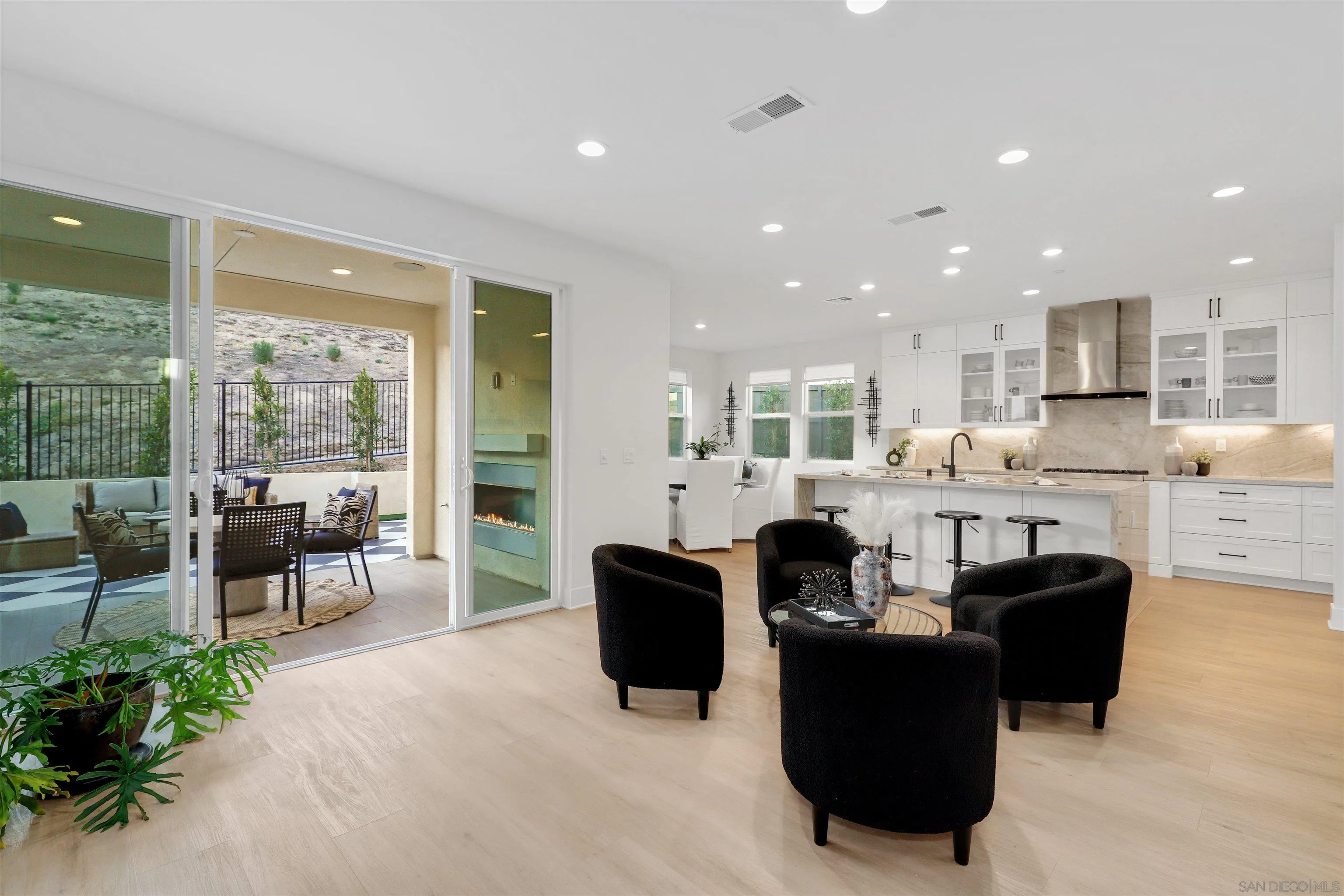 https://cdn.realtyfeed.com/cdn/127/250039615/5dae5aaa91a3873f20bbf46836045b05.webp
