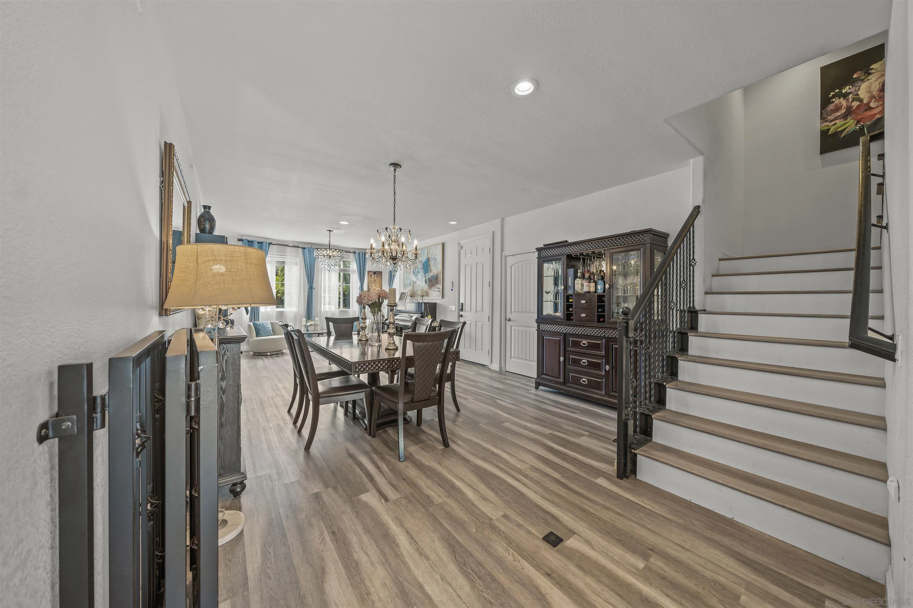 https://cdn.realtyfeed.com/cdn/127/250039627/487c4a13f6e0b8841663627a5e286e3d.webp