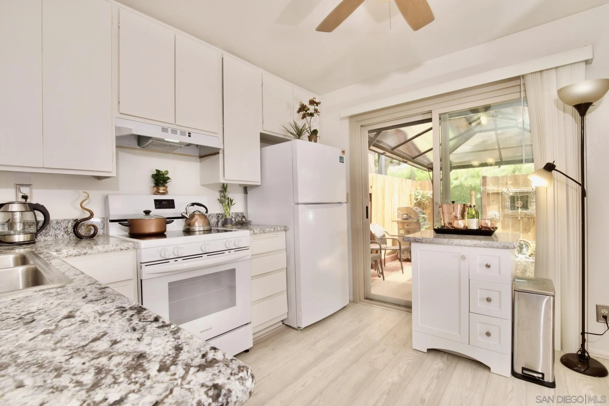 Photo #2: 250039628 Listing 