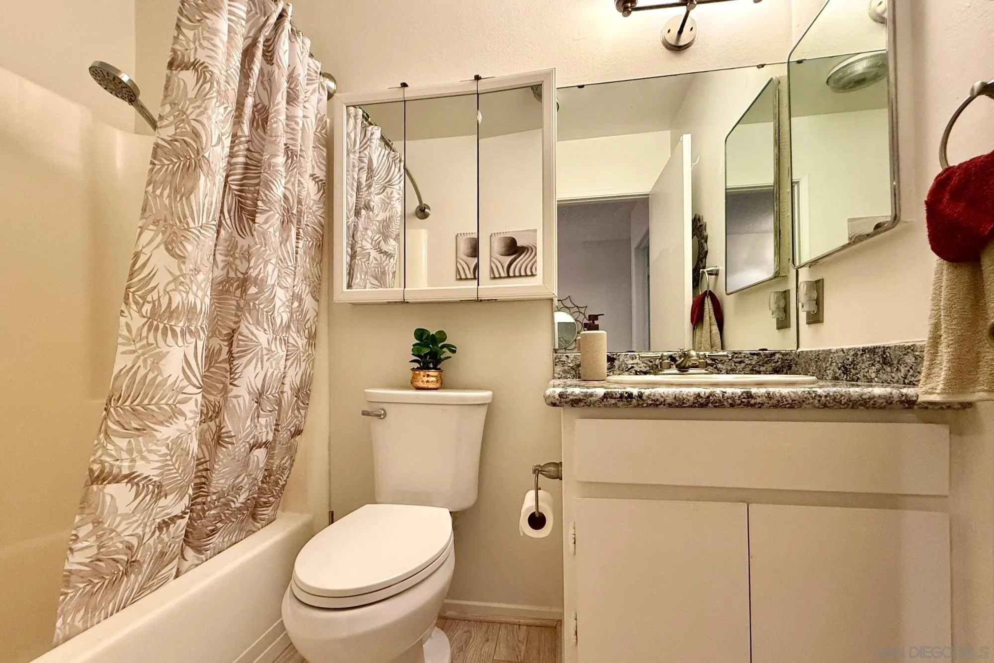 Photo #13: 250039628 Listing: Photo #13
