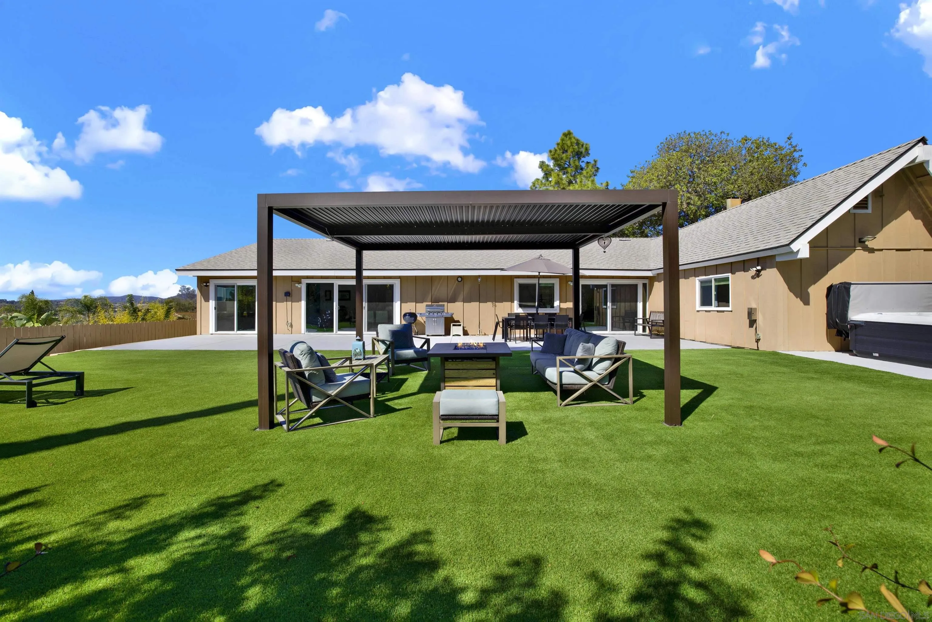 https://cdn.realtyfeed.com/cdn/127/250039636/174b2026da55f15d24d5e956f165c6c5.webp
