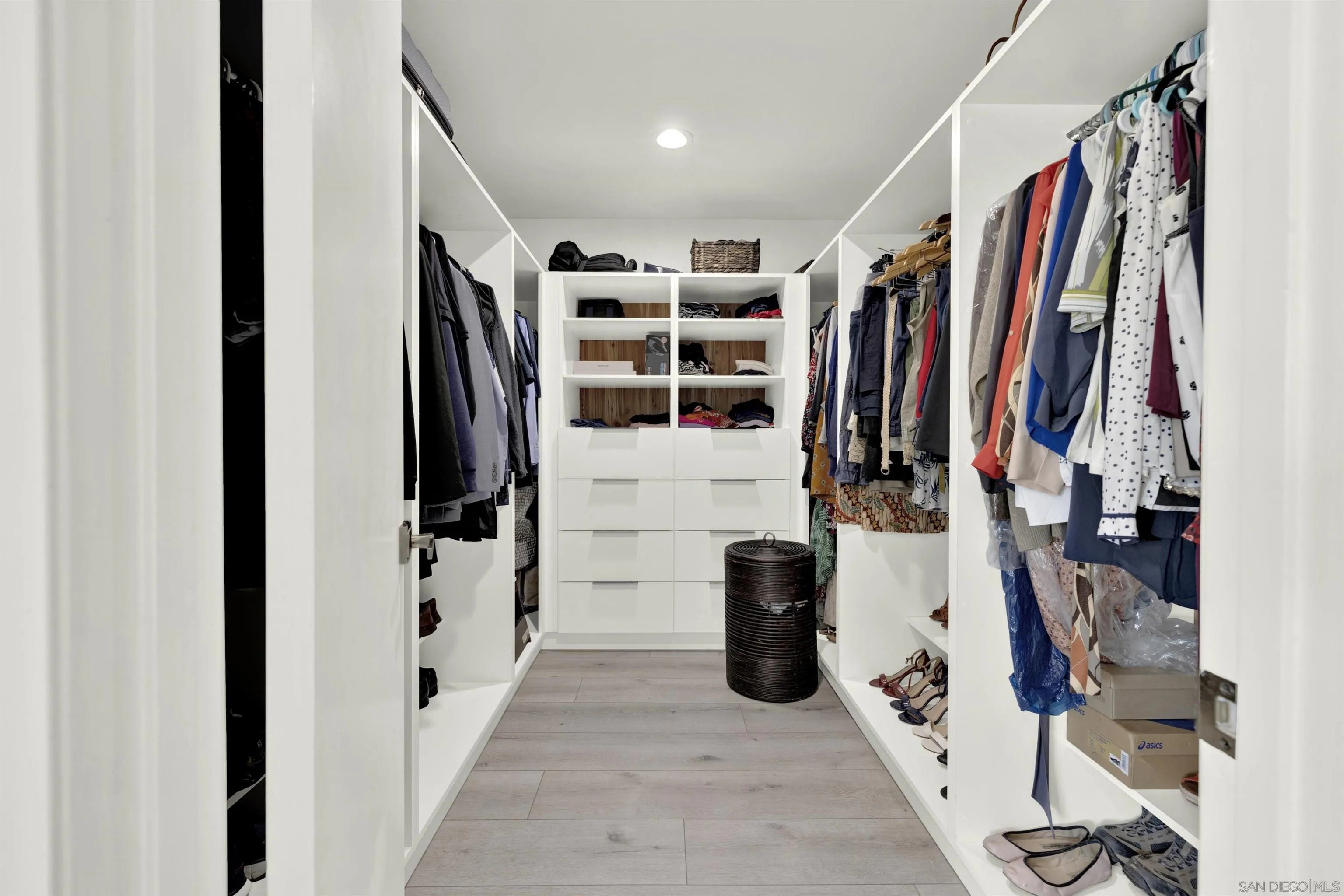 https://cdn.realtyfeed.com/cdn/127/250039636/2325c73be3fd07dd83e126839ee0a194.webp
