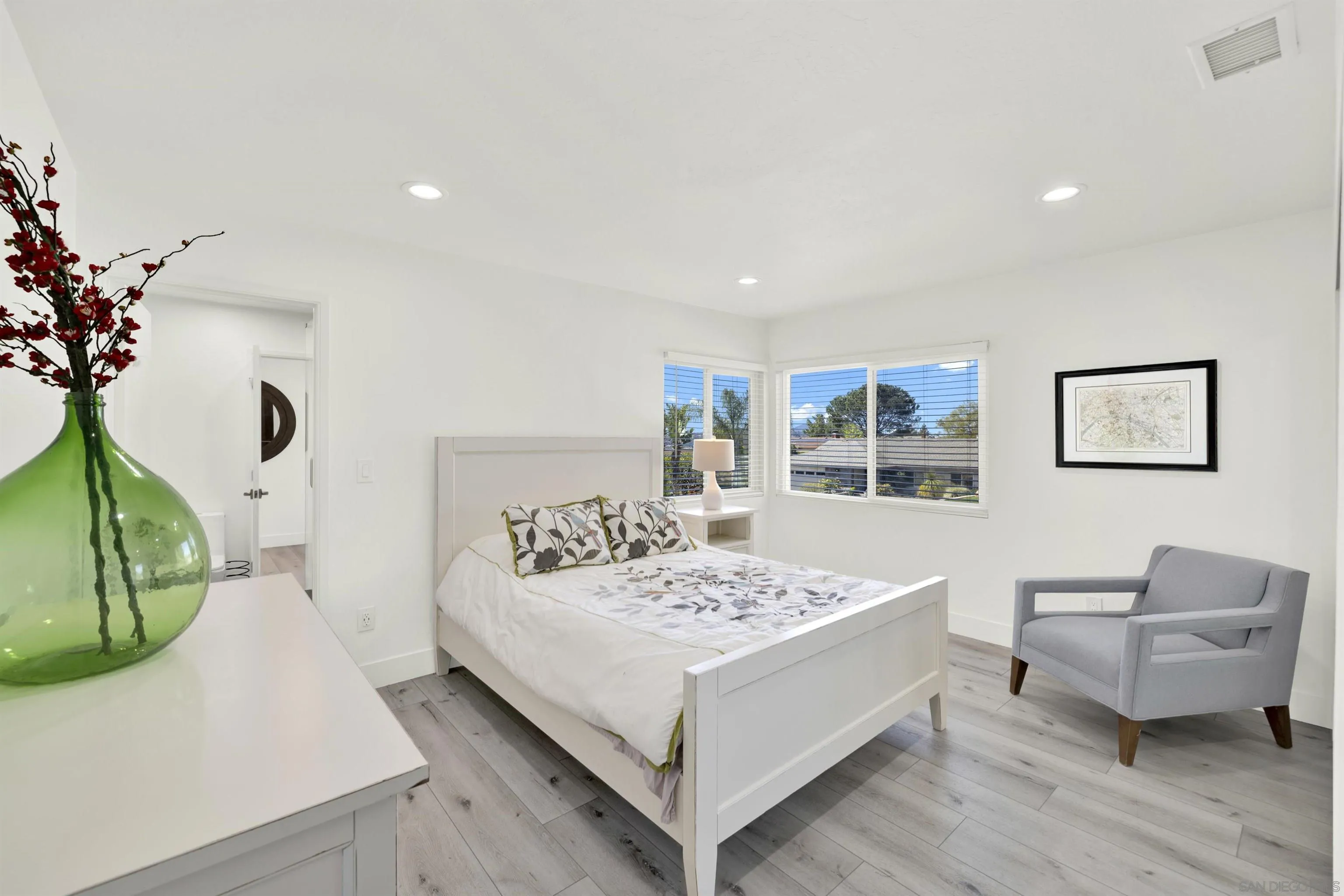 https://cdn.realtyfeed.com/cdn/127/250039636/804f10ad3cab1f9fb7a7b91d8a61b46b.webp